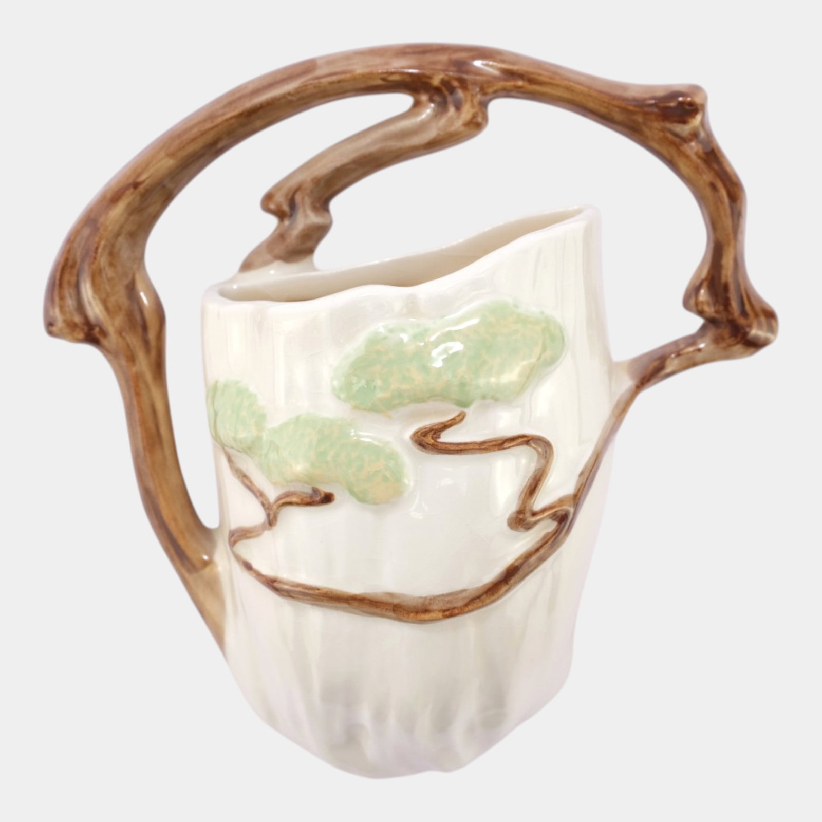 Roseville Ming Tree White 1949 Mid Century Modern Art Pottery Wall Pocket 566-8: Professional, fast, and affordable in house shipping available for all items.For higher resolution images please visit www.bid.craftedauctions.com Roseville Ming Tree White 1949 Mid Century Modern Art