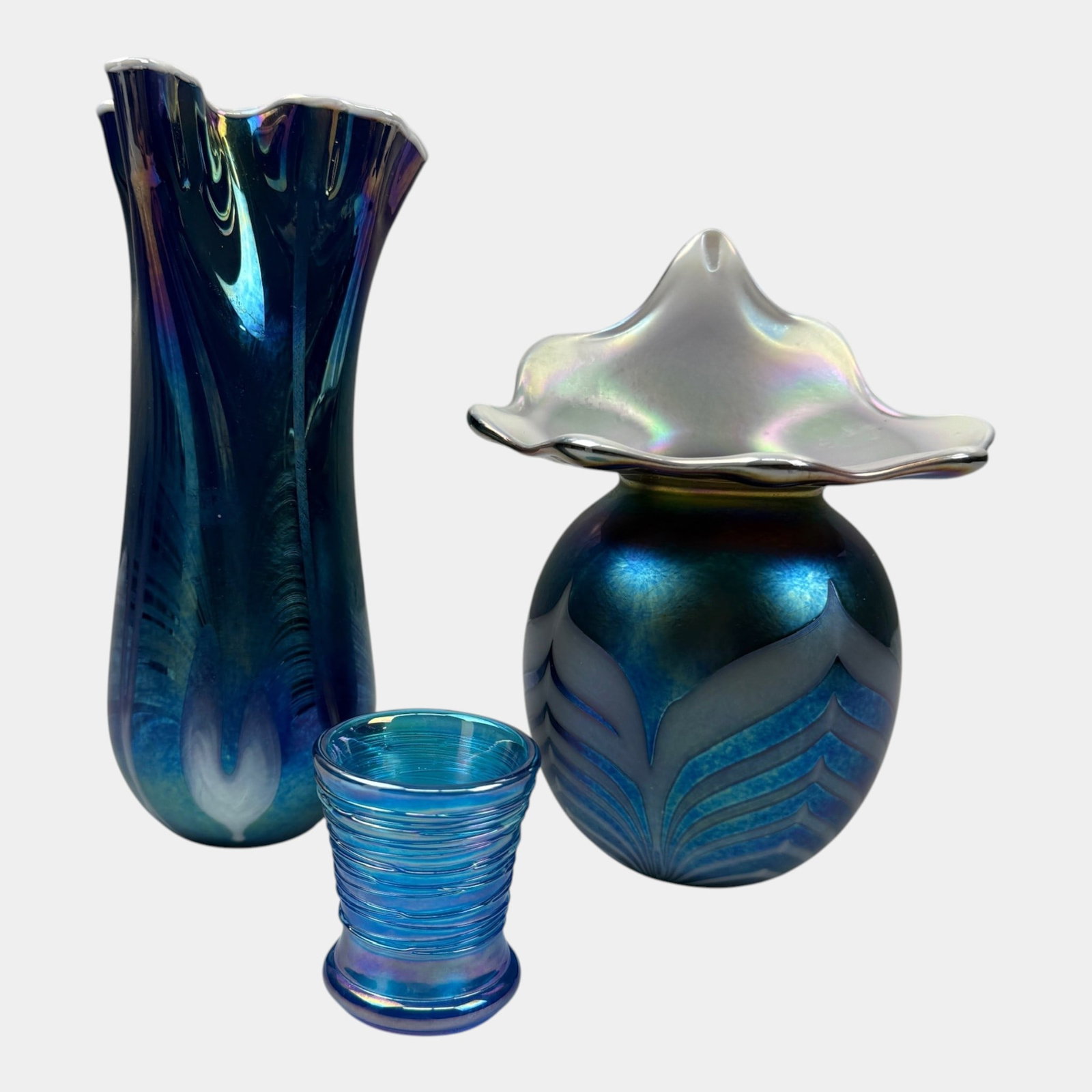 Terry Crider Ohio Studio Art Glass Blue Iridescent Pulled Feather And Threaded Vases (1 of 4)