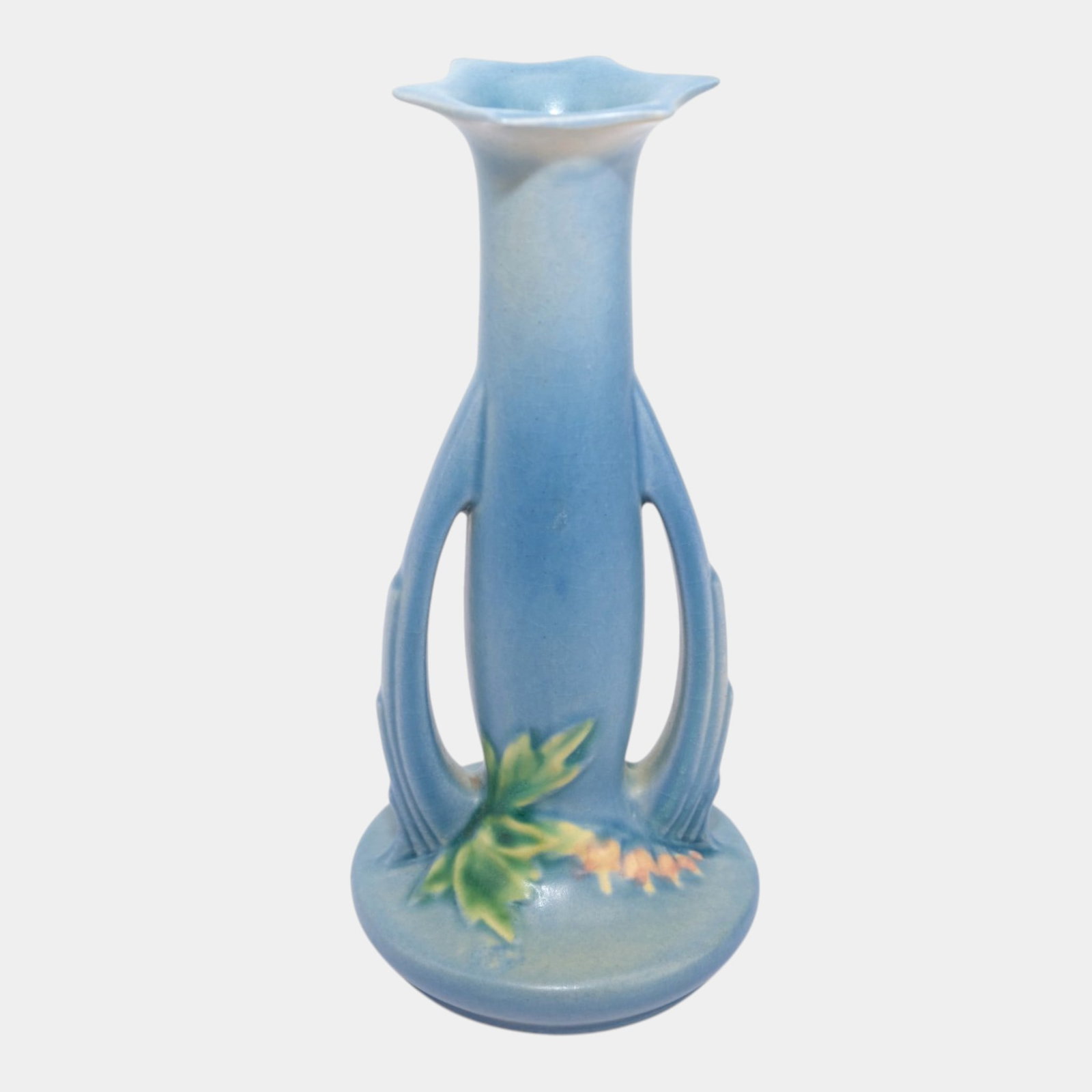 Roseville Bleeding Heart Blue 1940 Vintage Art Pottery Ceramic Vase 967-7: Professional, fast, and affordable in house shipping available for all items.For higher resolution images please visit www.bid.craftedauctions.com Roseville Bleeding Heart Blue 1940 Vintage Art Potter