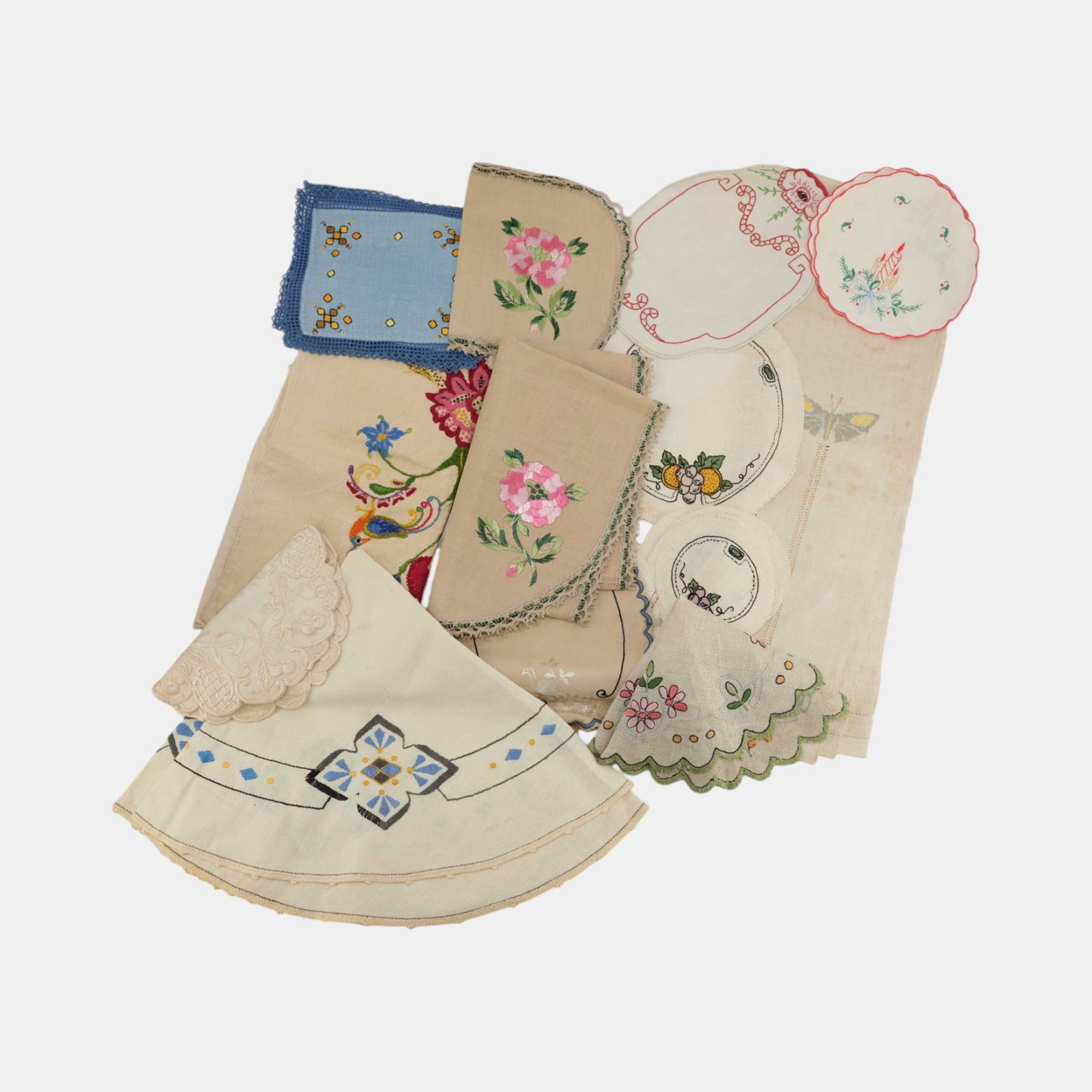 Early 20th Century Arts & Crafts Hand Embroidered Linen Doilies Handkerchiefs & Table Textile (1 of 2)