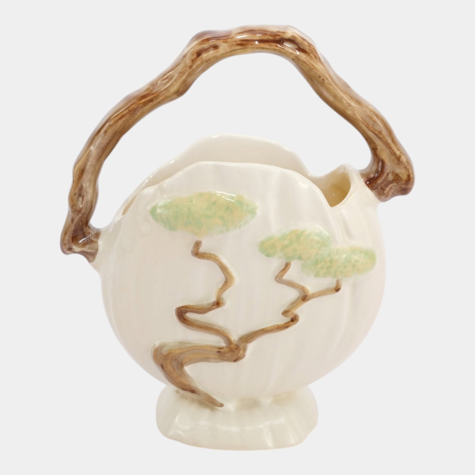 Roseville Ming Tree White 1949 Mid Century Modern Pottery Ceramic Basket 508-8: Professional, fast, and affordable in house shipping available for all items.For higher resolution images please visit www.bid.craftedauctions.com Roseville Ming Tree White 1949 Mid Century Modern Pot