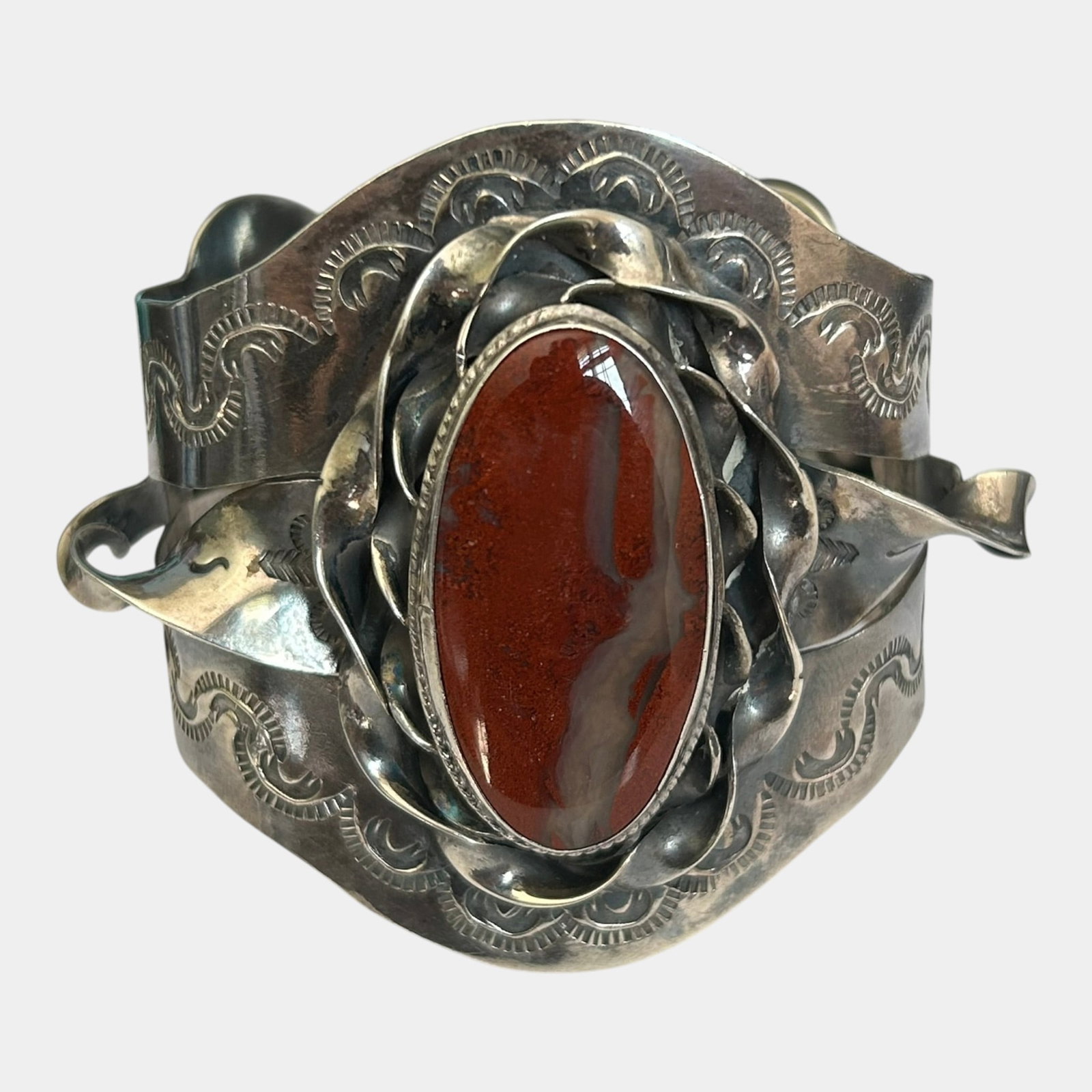 Taxco Mexico Sterling Silver 925 Braided Twisted Bezel Red Petrified Wood Cabochon Cuff Bracelet: Professional, fast, and affordable in house shipping available for all items.For higher resolution images please visit www.bid.craftedauctions.com Boldly crafted Taxco Mexico sterling silver cuff brac
