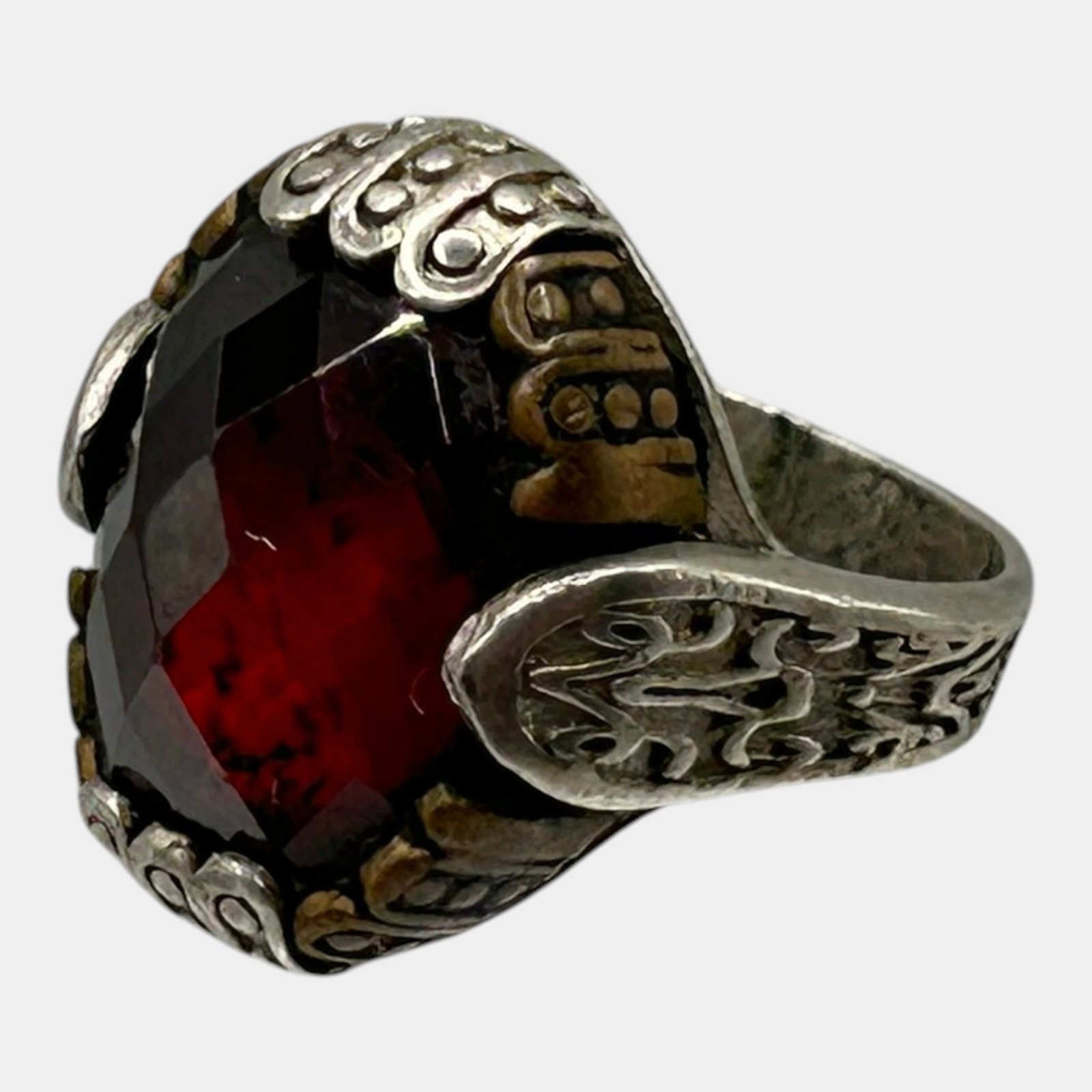 Sterling Silver 925 Faceted Garnet Statement Ring With Ornate Scrollwork Shoulders Size 7.5 (1 of 4)