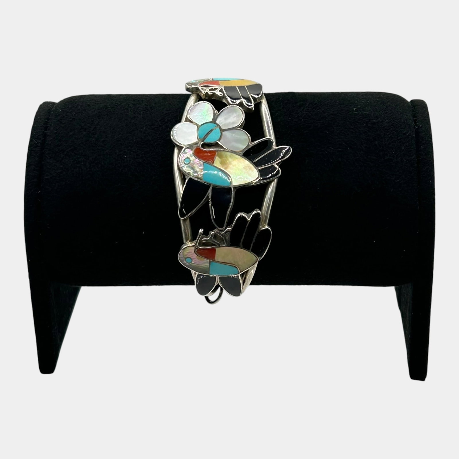 Ella Gia Zuni Native American Sterling Silver Mosaic Inlaid Stone Humming Bird & Flower Cuff: Professional, fast, and affordable in house shipping available for all items.For higher resolution images please visit www.bid.craftedauctions.com Exceptional Ella Gia Zuni Native American sterling si