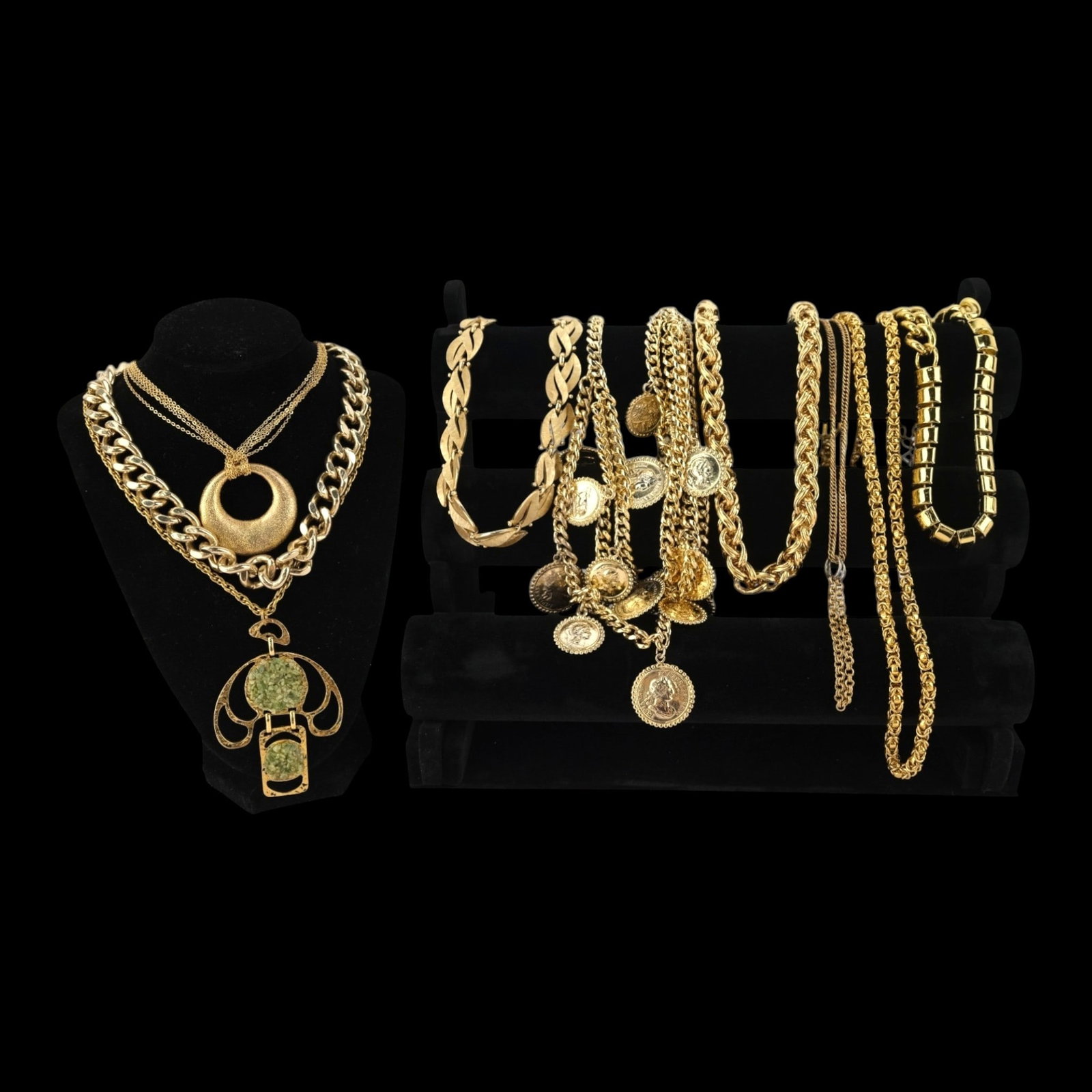Gold Tone Chain Necklace & Pendant Collection Link Rope Figural Fashion Jewelry Mixed Lot: Professional, fast, and affordable in house shipping available for all items.For higher resolution images please visit bid.craftedauctions.com Fashion jewelry necklace collection featuring link, rope,