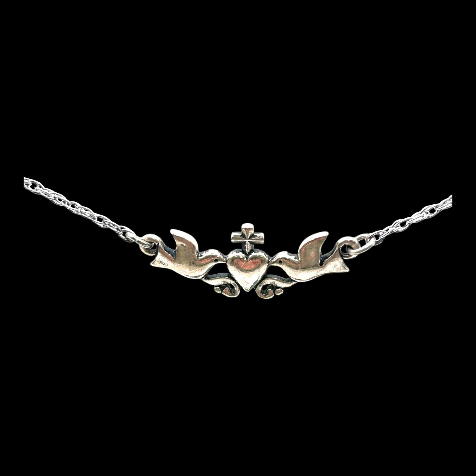 James Avery Sterling Silver Sacred Heart Winged Dove Cross Necklace Religious Pendant Design: Professional, fast, and affordable in house shipping available for all items.For higher resolution images please visit bid.craftedauctions.com Meaningfully crafted, this James Avery sterling silver ne