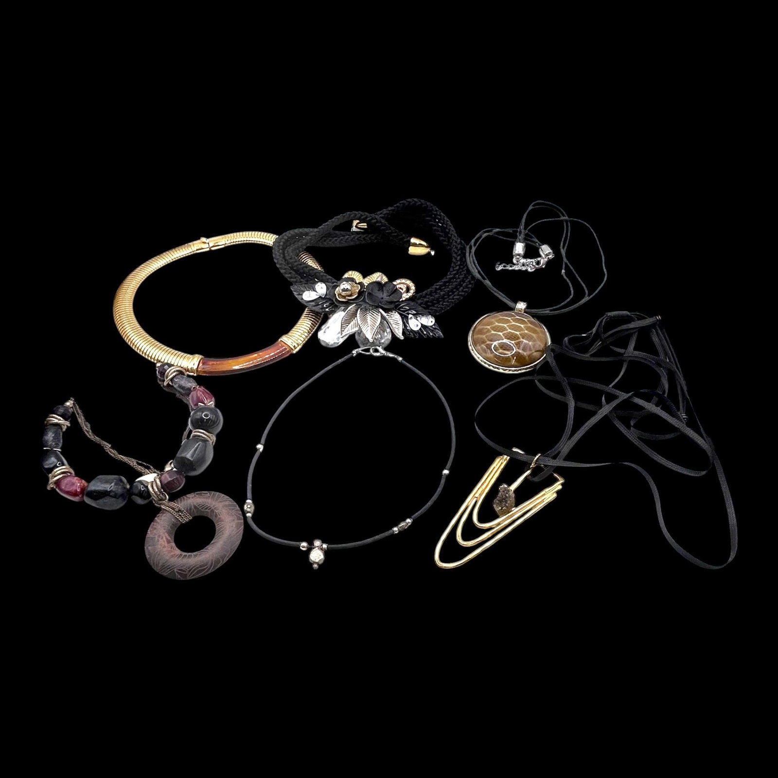 Fashion Necklace Collection Rhinestone Floral Pendant Choker Cord Beaded & Gold Tone Designs: Professional, fast, and affordable in house shipping available for all items.For higher resolution images please visit bid.craftedauctions.com Assorted fashion necklaces featuring rhinestone floral, b