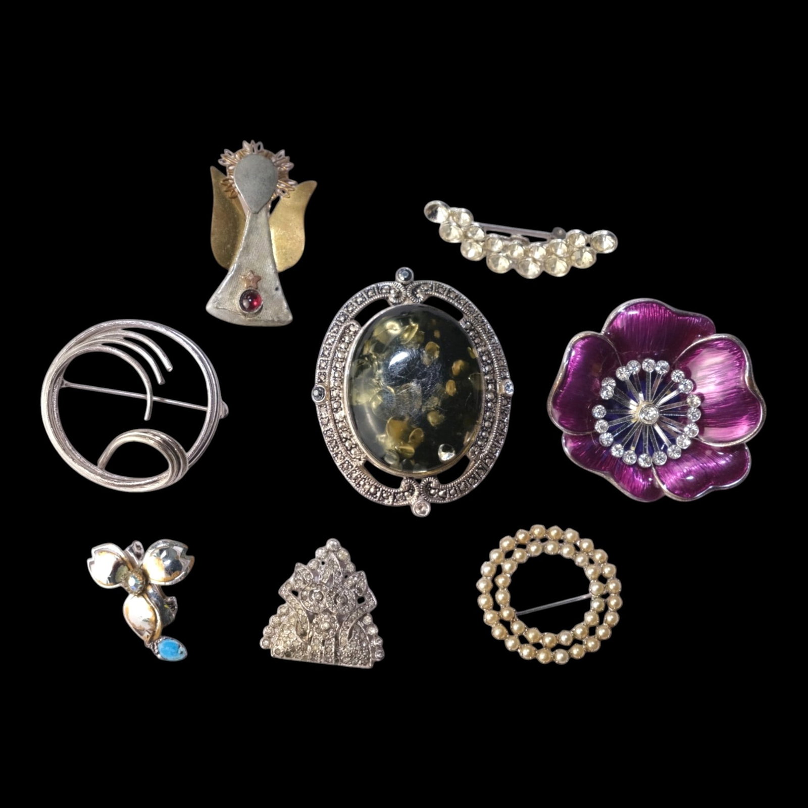 Vintage Costume Jewelry Brooch Pin Collection Rhinestone Enamel Faux Pearl Fashion Jewelry Lot: Professional, fast, and affordable in house shipping available for all items.For higher resolution images please visit bid.craftedauctions.com Assorted vintage costume jewelry lot featuring brooches, 
