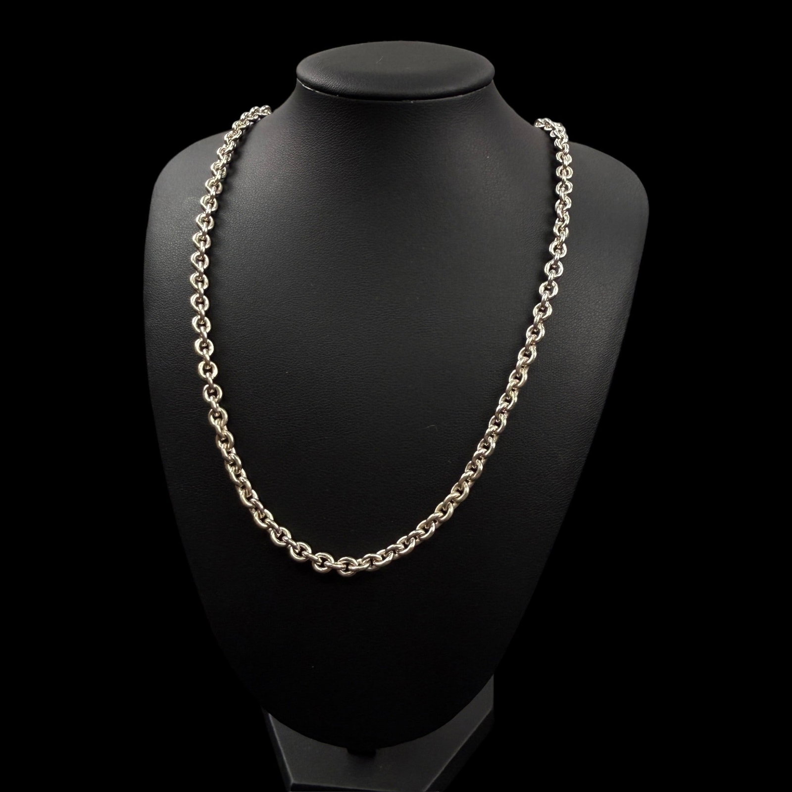 .999 Fine Silver Round Link Chain Necklace With Lobster Clasp Heavy Classic Chain Design: Professional, fast, and affordable in house shipping available for all items.For higher resolution images please visit bid.craftedauctions.com Substantially crafted, this .999 fine silver necklace fea