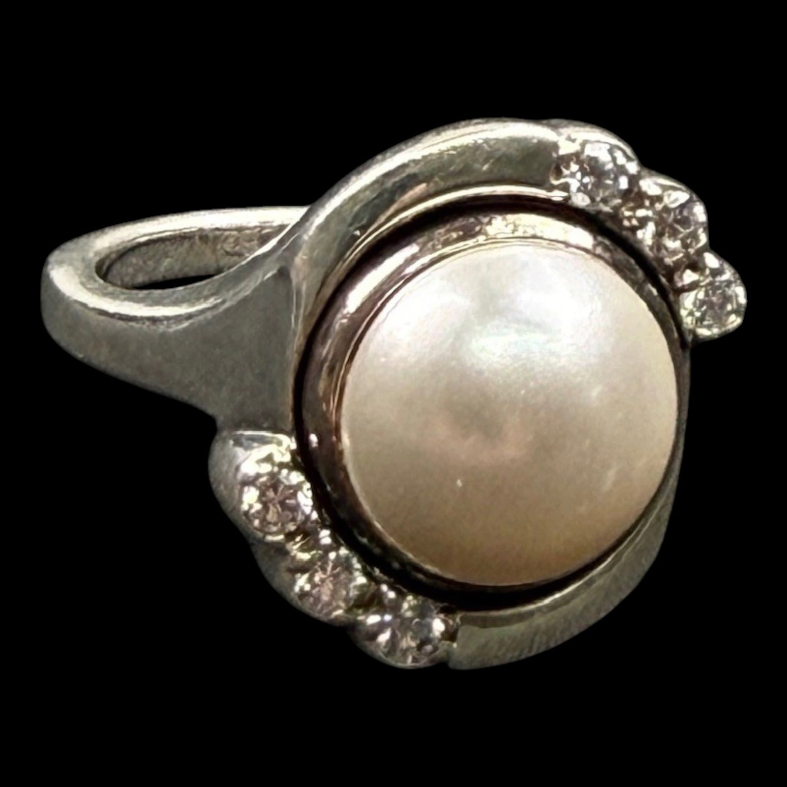 Sterling Silver Interchangeable Snap Center Pearl & CZ Ring With Modernist Swirl Design: Professional, fast, and affordable in house shipping available for all items.For higher resolution images please visit bid.craftedauctions.com Cleverly designed, this sterling silver ring features an 