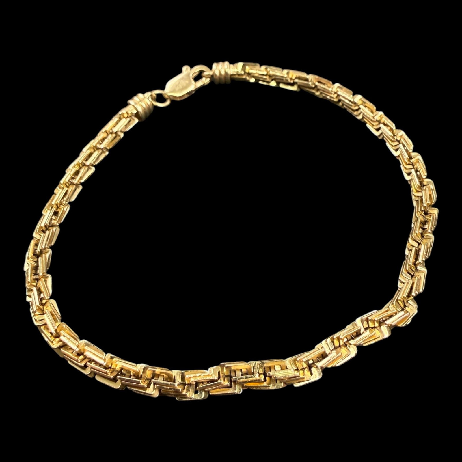 Oroamerica Inc. Burbank CA 14K Yellow Gold Basketweave Link Bracelet With Geometric Flexible Chain: Professional, fast, and affordable in house shipping available for all items.For higher resolution images please visit bid.craftedauctions.com Oroamerica Inc. Burbank CA 14K Yellow Gold Basketweave Li
