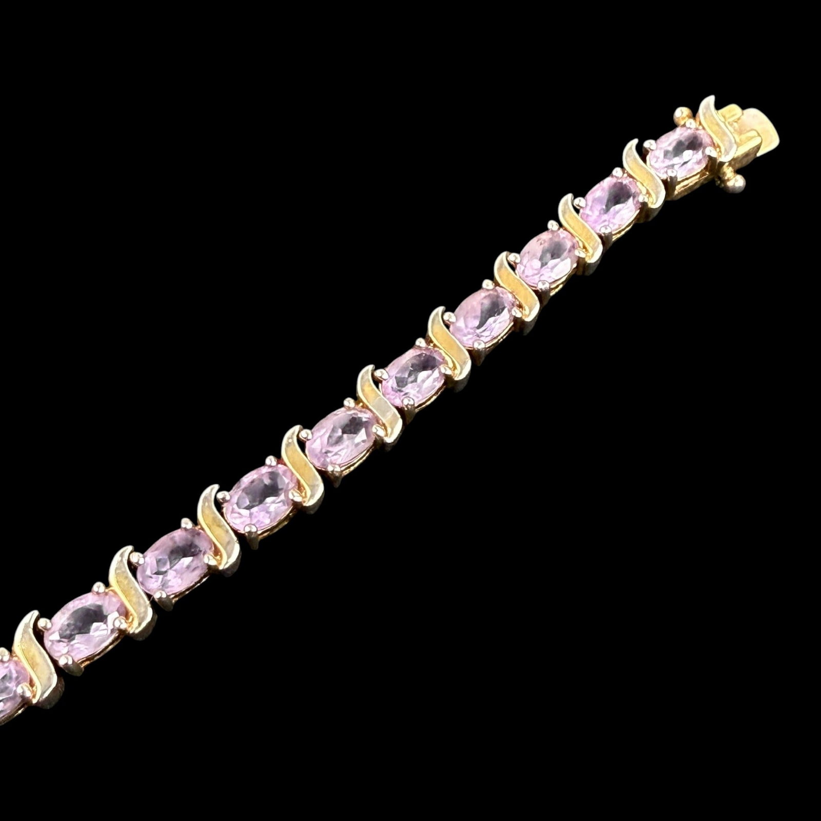 Helen Andrews Inc. NY Sterling Silver Vermeil Oval Amethyst Tennis Bracelet With Prong Set Lavender: Professional, fast, and affordable in house shipping available for all items.For higher resolution images please visit bid.craftedauctions.com Elegantly crafted, this sterling silver vermeil tennis br