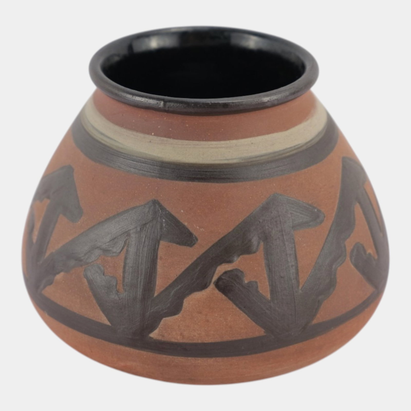 Clifton 1905-1914 Vintage Native American Art Pottery Hand Decorated Vase: Professional, fast, and affordable in house shipping available for all items. For higher resolution images please visit bid.craftedauctions.com Clifton 1905-1914 Vintage Native American Art Pottery Ha