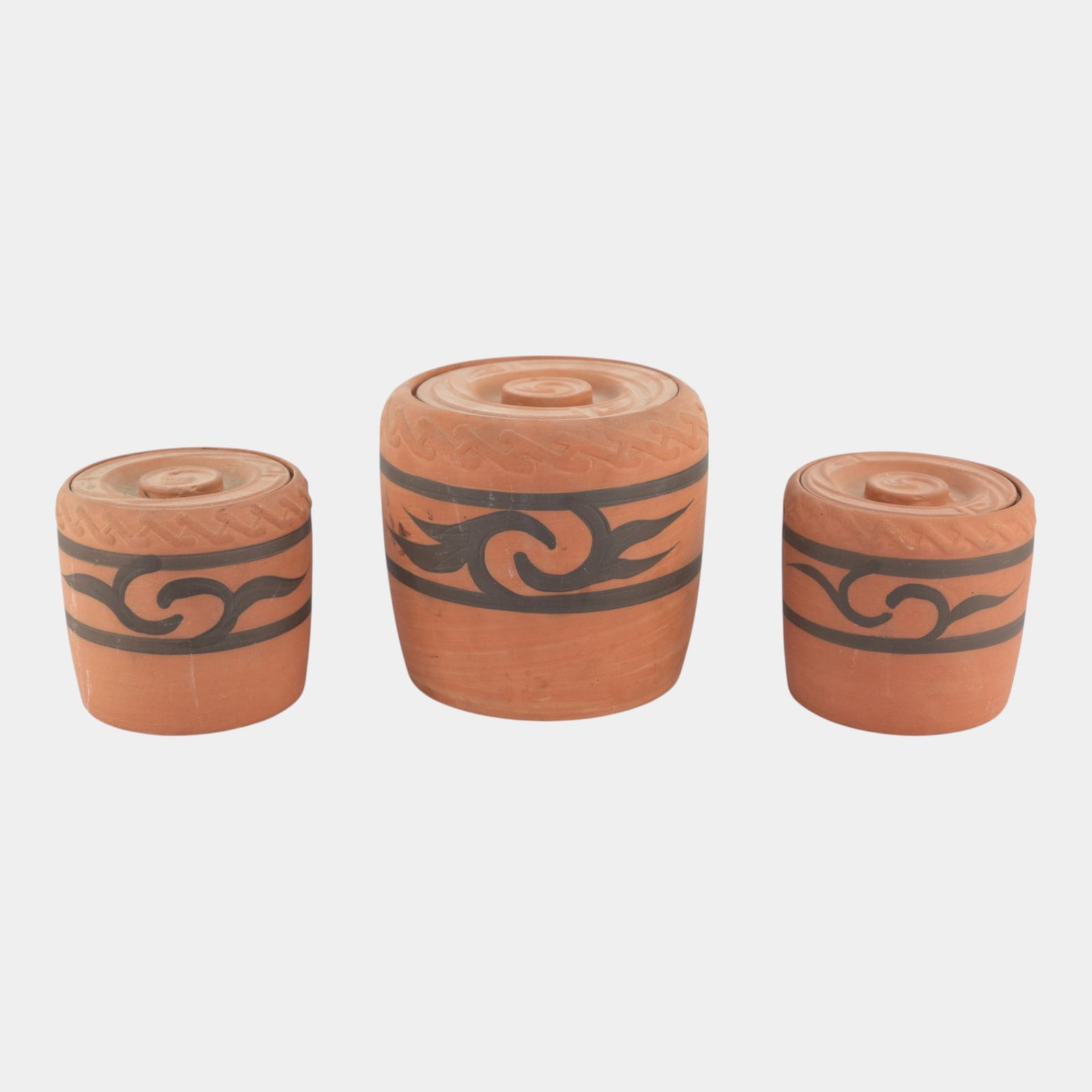 Clifton 1905-1914 Vintage Native American Art Pottery Hand Decorated Lidded Jars: Professional, fast, and affordable in house shipping available for all items. For higher resolution images please visit bid.craftedauctions.com Clifton 1905-1914 Vintage Native American Art Pottery Ha
