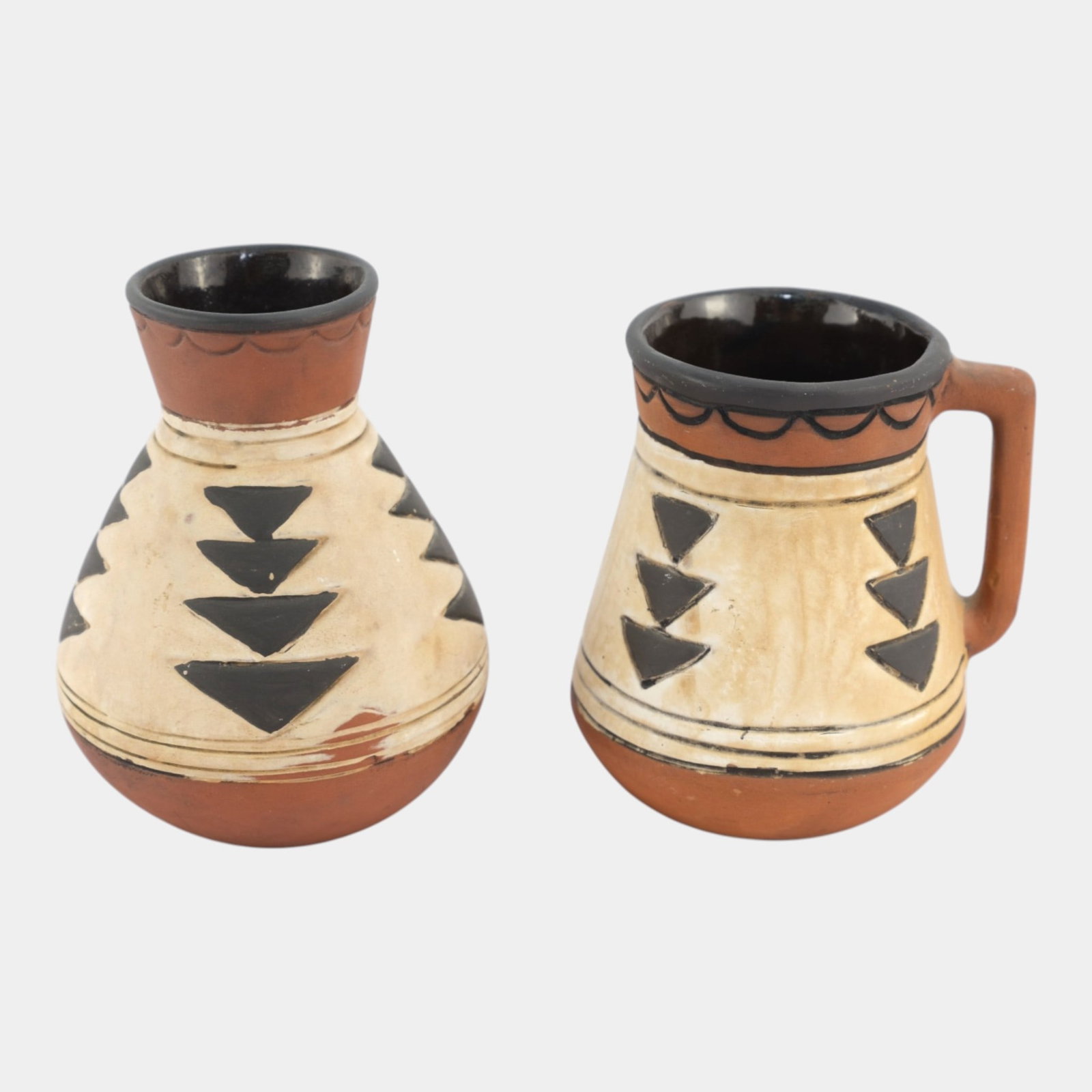 Weller Souevo 1910s Vintage Art Pottery Hand Carved Native American Design Vase Mug: Professional, fast, and affordable in house shipping available for all items. For higher resolution images please visit bid.craftedauctions.com Weller Souevo 1910s Vintage Art Pottery Hand Carved Nati