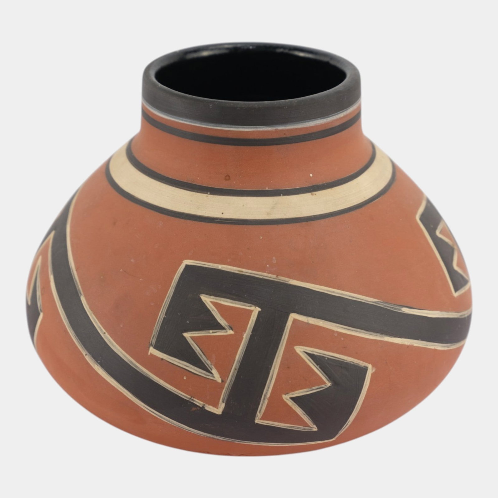 Clifton 1905-1914 Vintage Native American Art Pottery Hand Decorated Vase: Professional, fast, and affordable in house shipping available for all items. For higher resolution images please visit bid.craftedauctions.com Clifton 1905-1914 Vintage Native American Art Pottery Ha