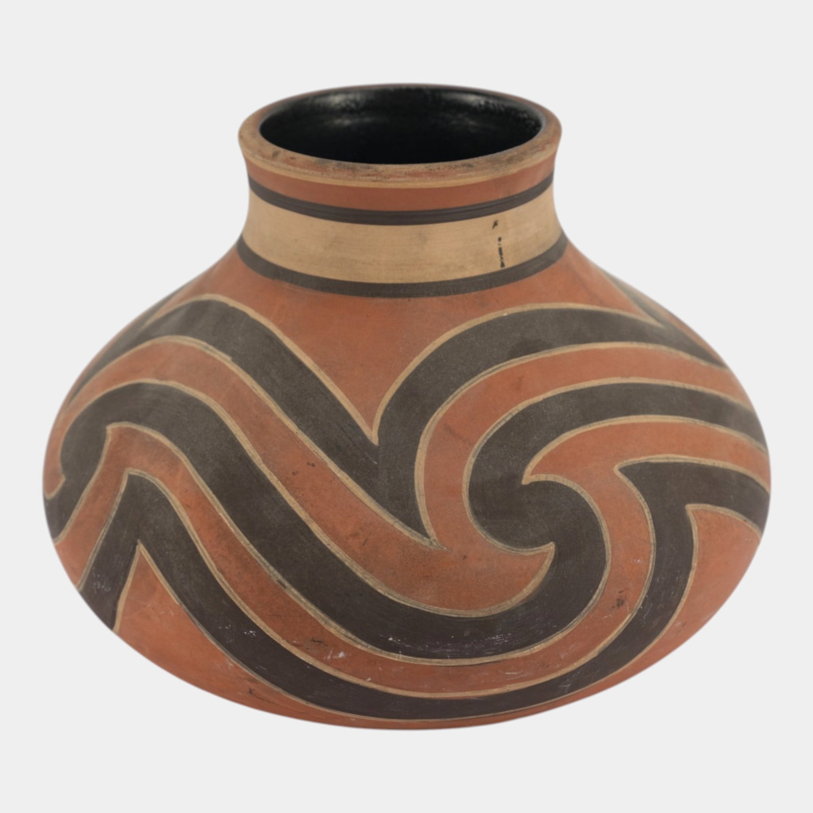 Clifton 1905-1914 Vintage Native American Art Pottery Hand Decorated Vase: Professional, fast, and affordable in house shipping available for all items. For higher resolution images please visit bid.craftedauctions.com Clifton 1905-1914 Vintage Native American Art Pottery Ha