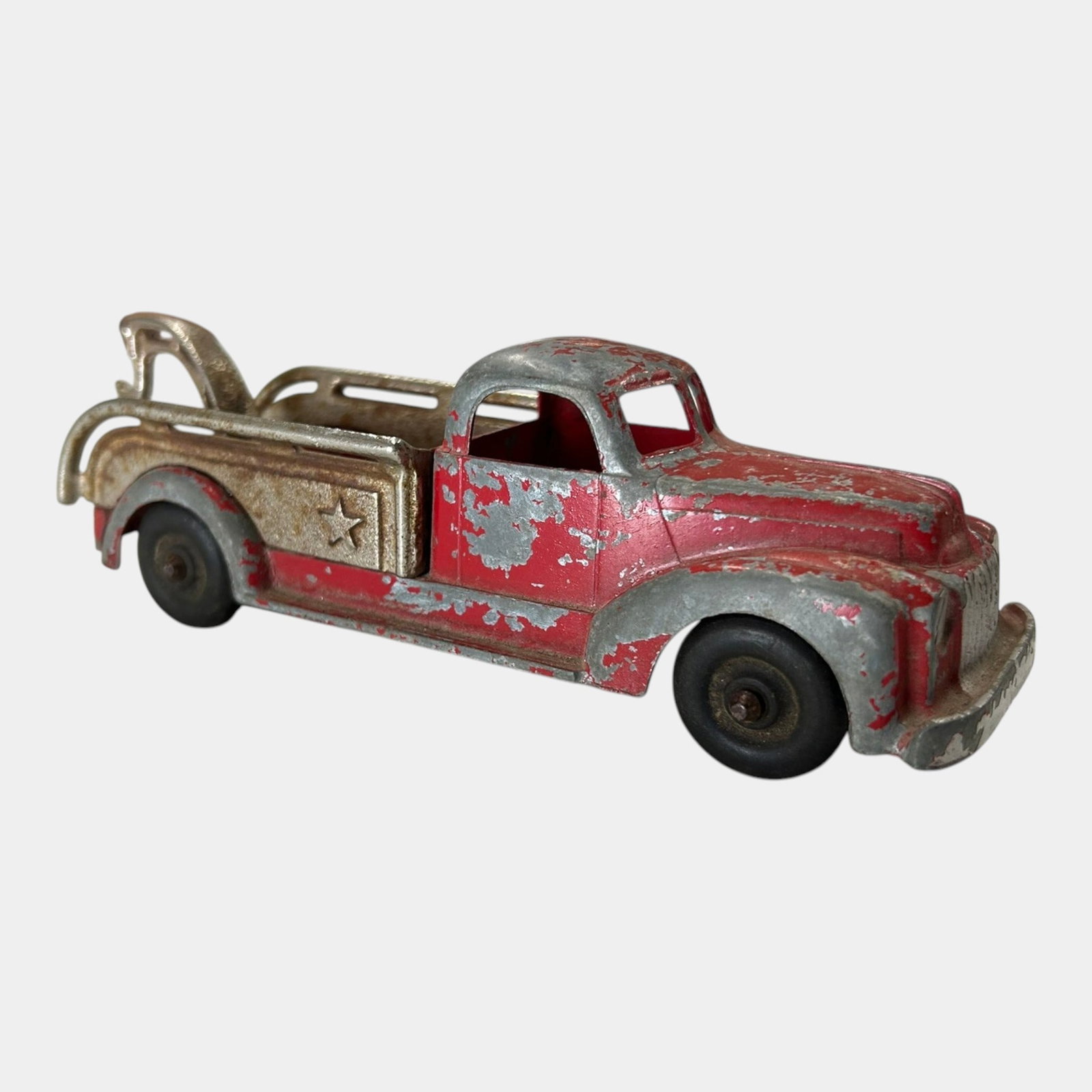 Hubley MFG Co. 1950s Kiddie Toy Red Die Cast Tow Truck With Swivel Boom Toy Car: Professional, fast, and affordable in house shipping available for all items. For higher resolution images please visit bid.craftedauctions.com Hubley MFG Co. 1950s Kiddie Toy Red Die Cast Tow Truck W