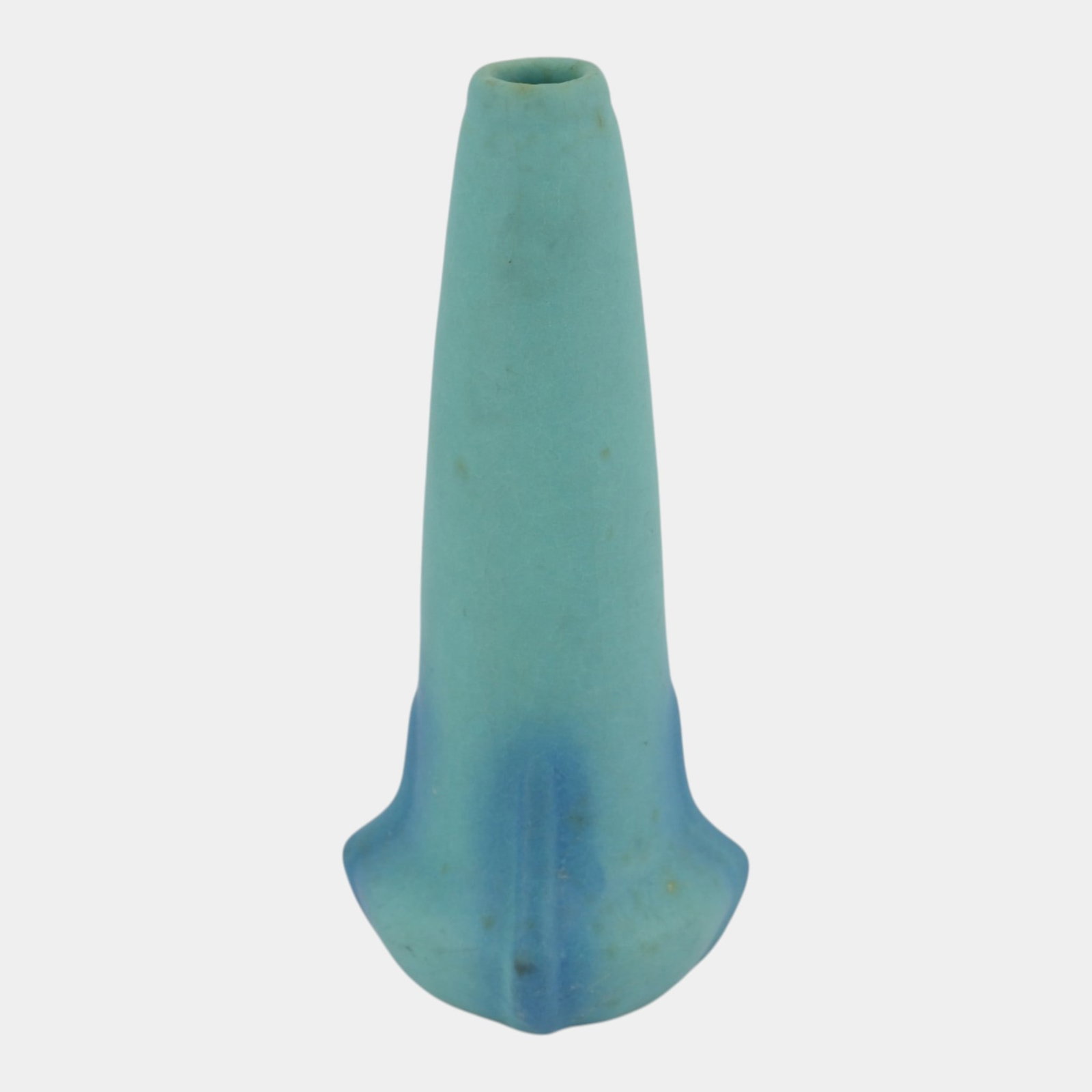 Van Briggle 1940s Ming Blue Art Pottery Tall Tapered Bud Vase With Flared Foot Base: Professional, fast, and affordable in house shipping available for all items. For higher resolution images please visit bid.craftedauctions.com Van Briggle 1940s Ming Blue Art Pottery Tall Tapered Bud
