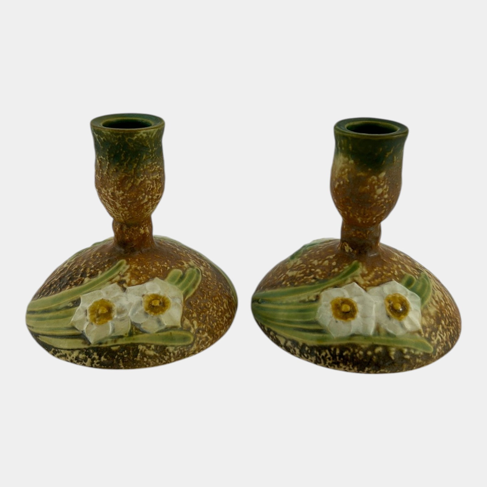 Roseville Jonquil 1931 Vintage Art Pottery Brown Ceramic Candle Holders 1082-4: Professional, fast, and affordable in house shipping available for all items. For higher resolution images please visit bid.craftedauctions.com Roseville Jonquil 1931 Vintage Art Pottery Brown Ceramic