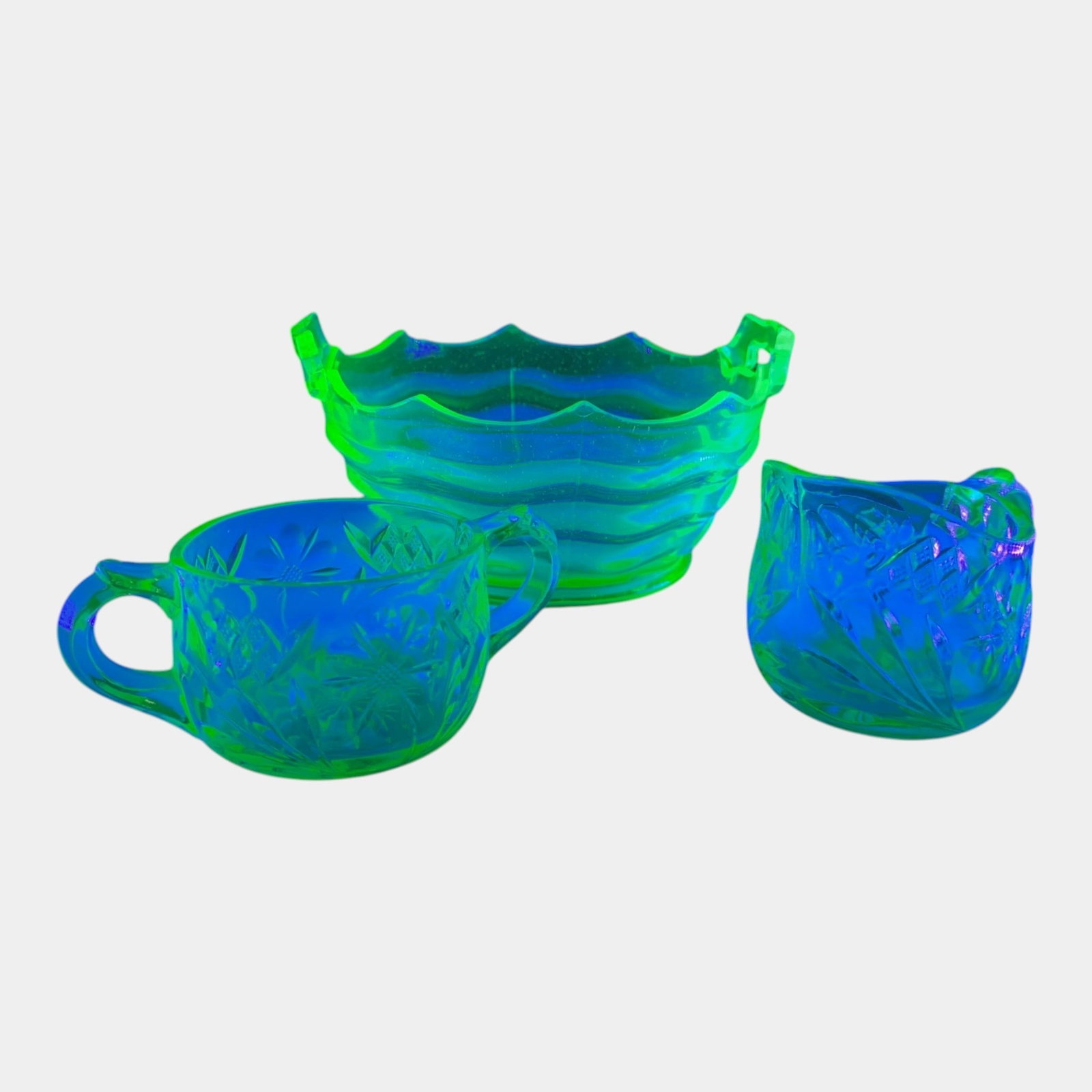 US Glass Company "Floral And Diamond" Creamer & Sugar And DC Jenkins "Ocean Wave" Bowl Green Uranium: Professional, fast, and affordable in house shipping available for all items. For higher resolution images please visit bid.craftedauctions.com US Glass Company "Floral And Diamond" Creamer & Sugar An