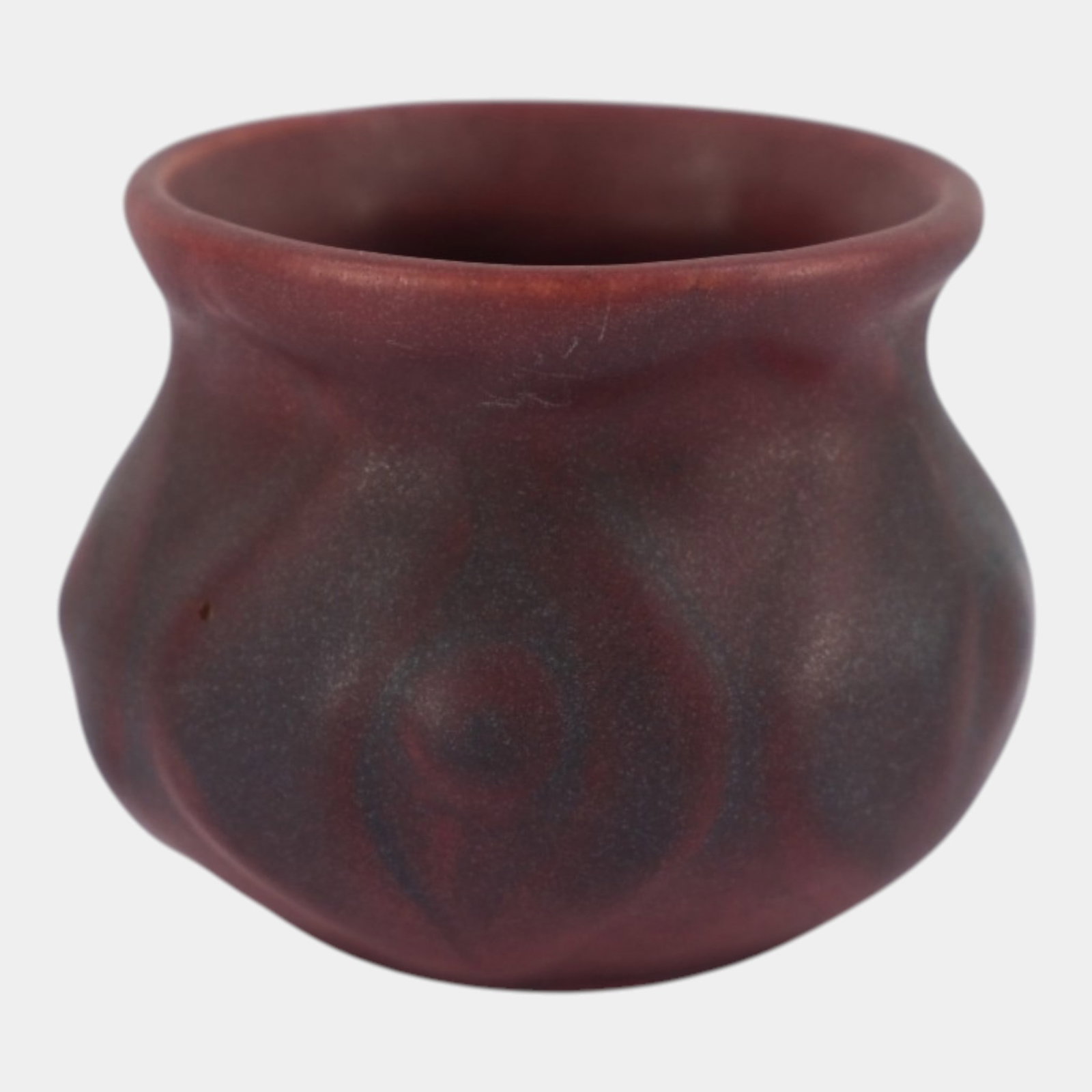 Van Briggle 1920s Pottery Stylized Peacock Feathers Mulberry Ceramic Vase 834: Professional, fast, and affordable in house shipping available for all items. For higher resolution images please visit bid.craftedauctions.com Van Briggle 1920s Pottery Stylized Peacock Feathers Mulb