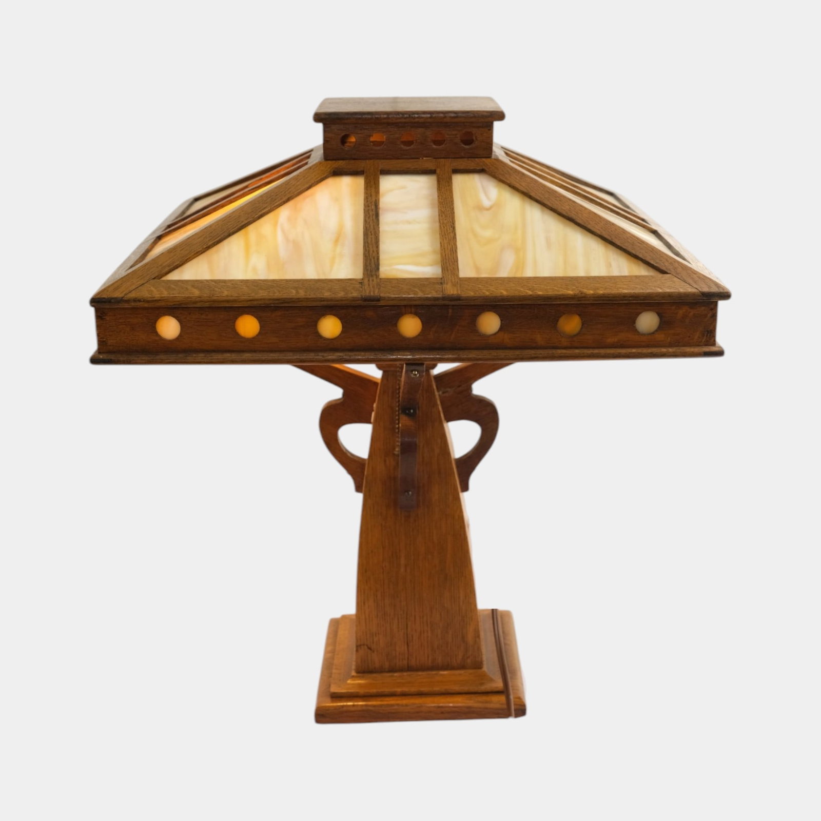 Peterson Art Furniture Co. Arts & Crafts Mission Oak Slag Glass "Pyramid" Table Lamp Original Finish: Professional, fast, and affordable in house shipping available for all items. For higher resolution images please visit bid.craftedauctions.com Peterson Art Furniture Co. Arts & Crafts Mission Oak Sla