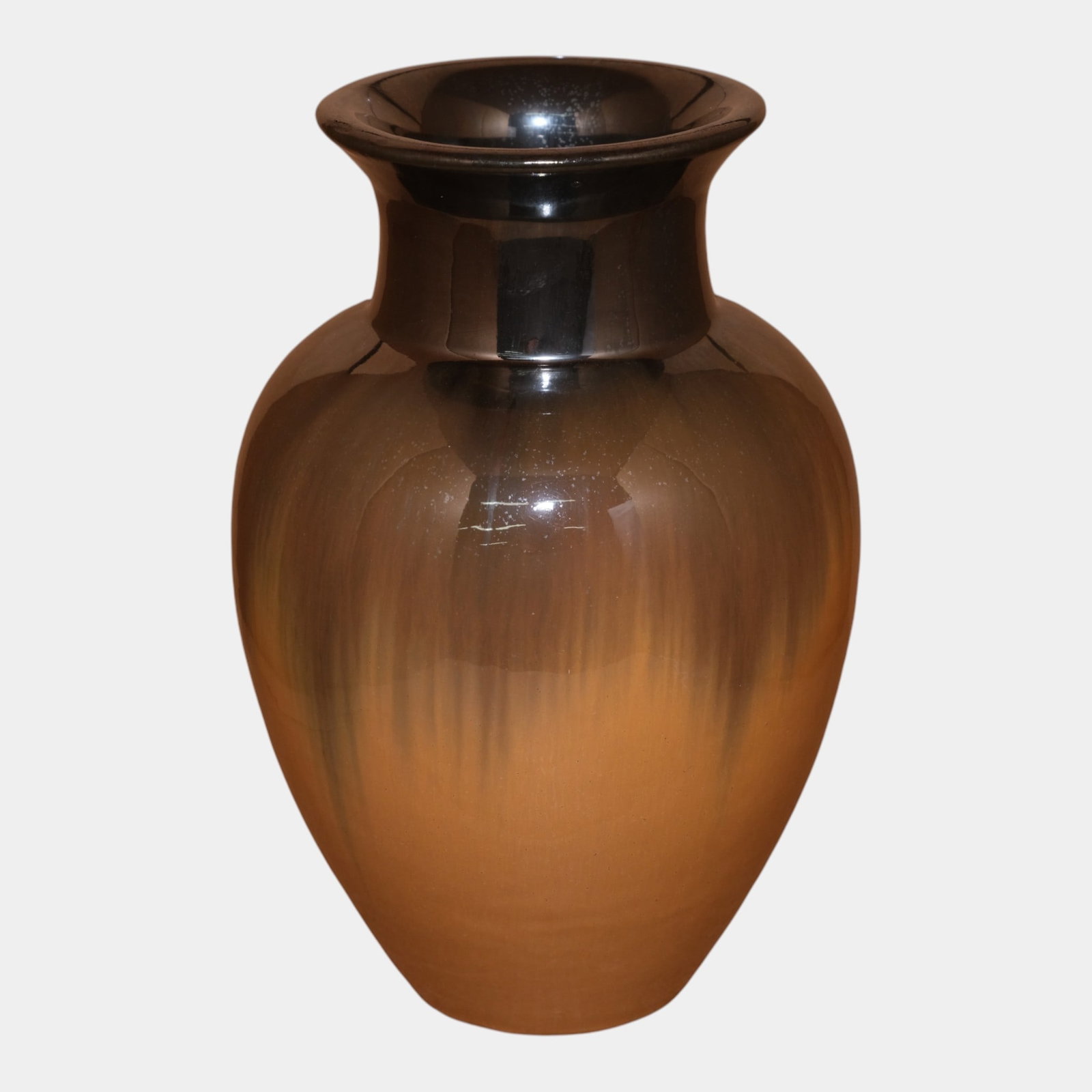 Fulper 1917-1927 Arts And Crafts Pottery Black Brown Drip Glaze 11 1/2" Vase 576: Professional, fast, and affordable in house shipping available for all items. For higher resolution images please visit bid.craftedauctions.com Fulper 1917-1927 Arts And Crafts Pottery Black Brown Dri