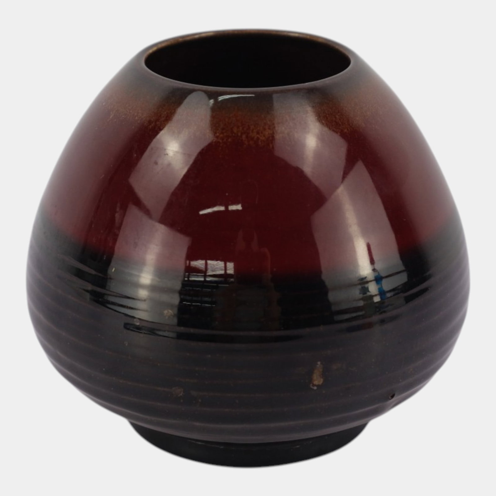 Kenton Hills Mid Century Modern Oxblood & Black Art Pottery Bulbous Cabinet Vase: Professional, fast, and affordable in house shipping available for all items. For higher resolution images please visit bid.craftedauctions.com Kenton Hills Mid Century Modern Oxblood & Black Art Pott