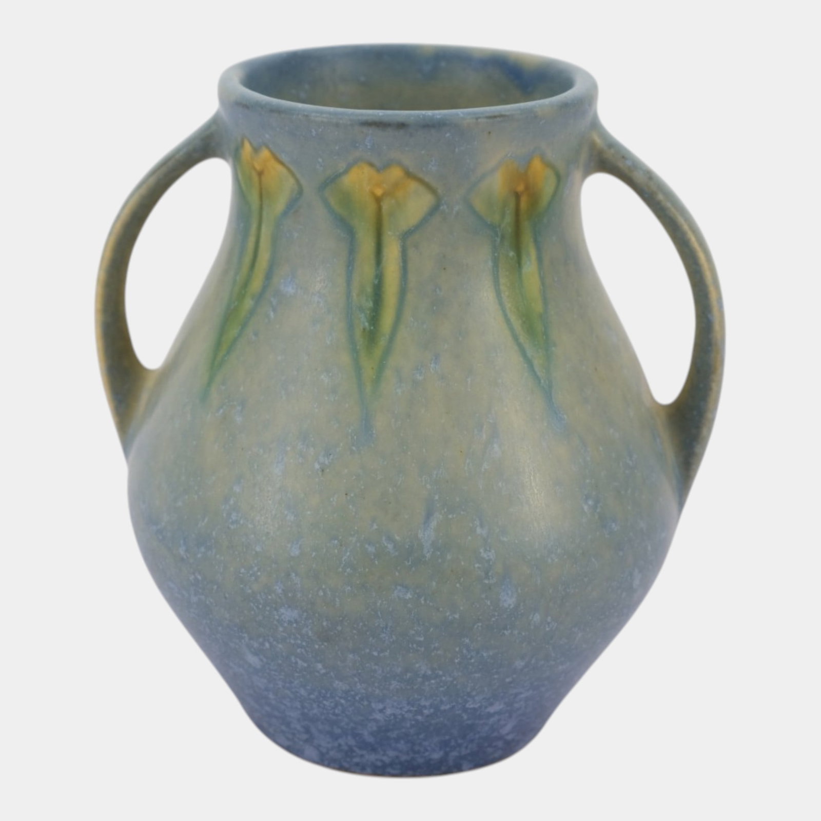 Roseville Windsor Blue 1931 Arts & Crafts Pottery Ceramic Handled Vase 545-5: Professional, fast, and affordable in house shipping available for all items. For higher resolution images please visit bid.craftedauctions.com Roseville Windsor Blue 1931 Arts & Crafts Pottery Cerami