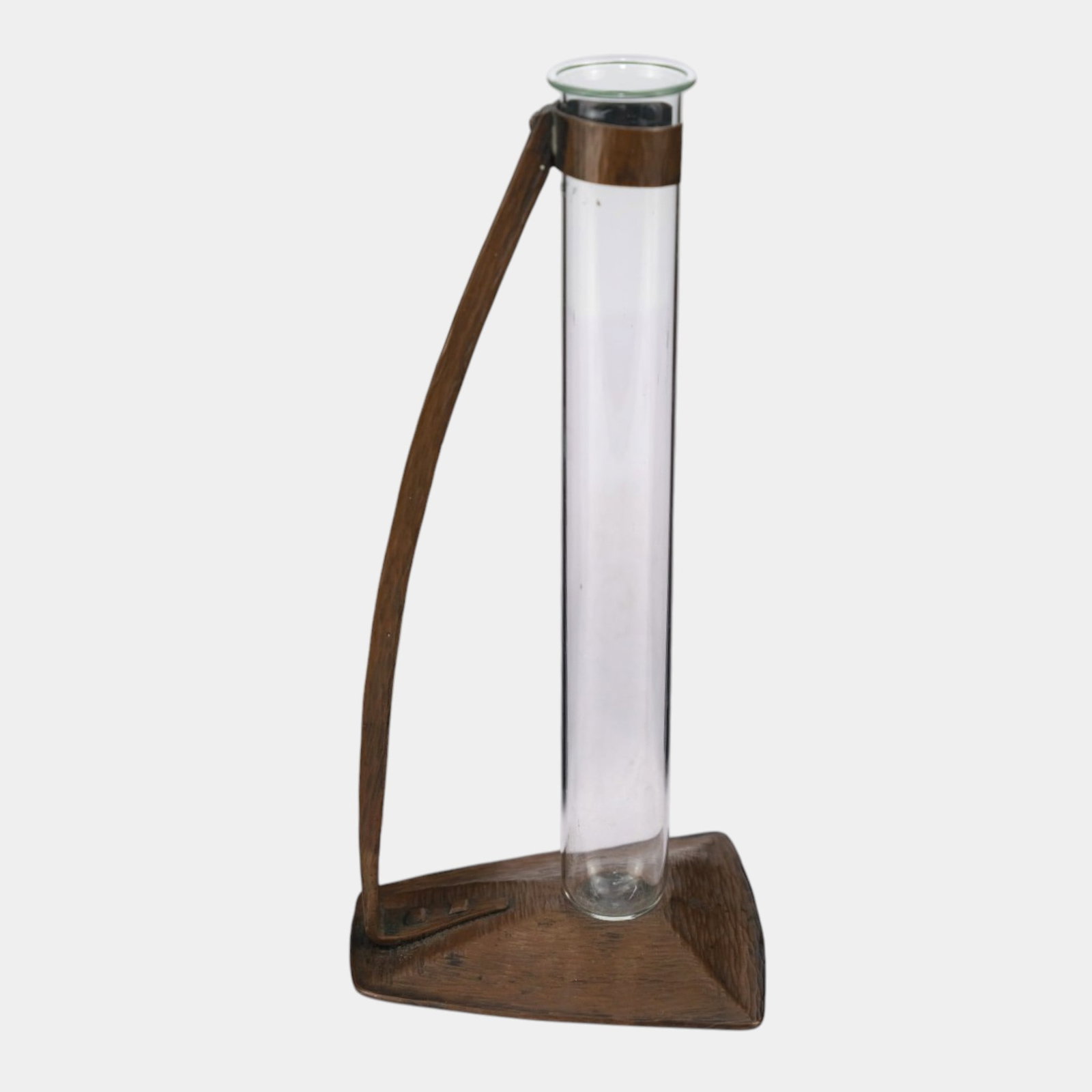 Roycroft Hammer Copper Frame Arts And Crafts Glass Tube Bud Vase: Professional, fast, and affordable in house shipping available for all items. For higher resolution images please visit bid.craftedauctions.com Roycroft Hammer Copper Frame Arts And Crafts Glass Tube 