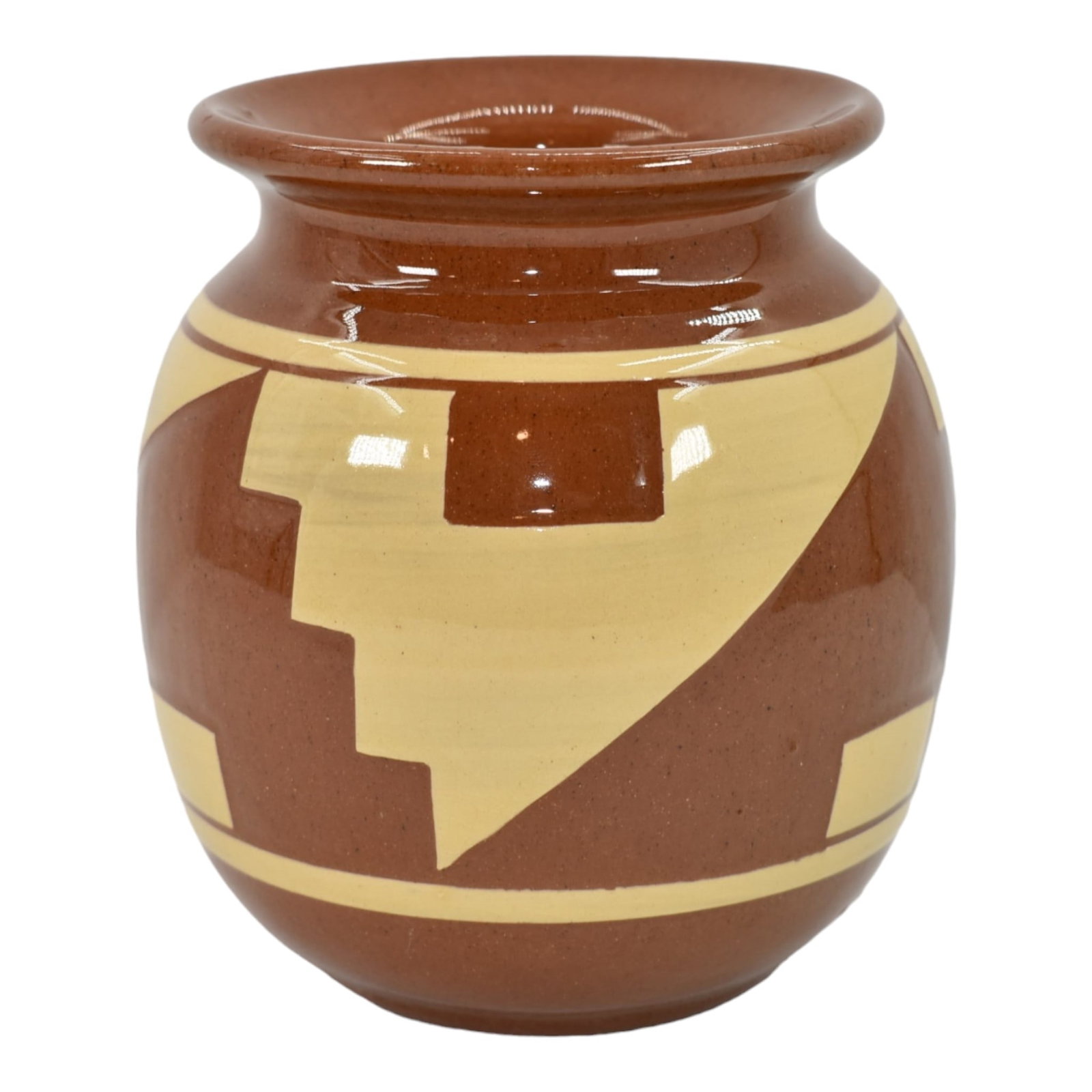 Pine Ridge Sioux Dakota Art Pottery Hand Made Brown Native American Vase Cottier: Professional, fast, and affordable in house shipping available for all items. For higher resolution images please visit bid.craftedauctions.com Pine Ridge Sioux Dakota Art Pottery Hand Made Brown Nati