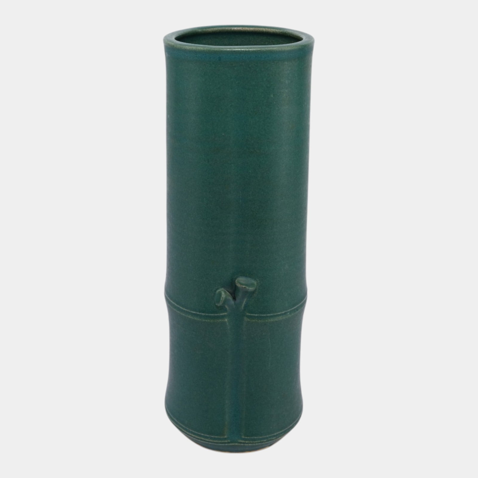 Cheryl Constantini For Nichibei Studio Art Pottery Tall Matte Green Bamboo Stalk Vase: Professional, fast, and affordable in house shipping available for all items. For higher resolution images please visit bid.craftedauctions.com Cheryl Constantini For Nichibei Studio Art Pottery Tall 