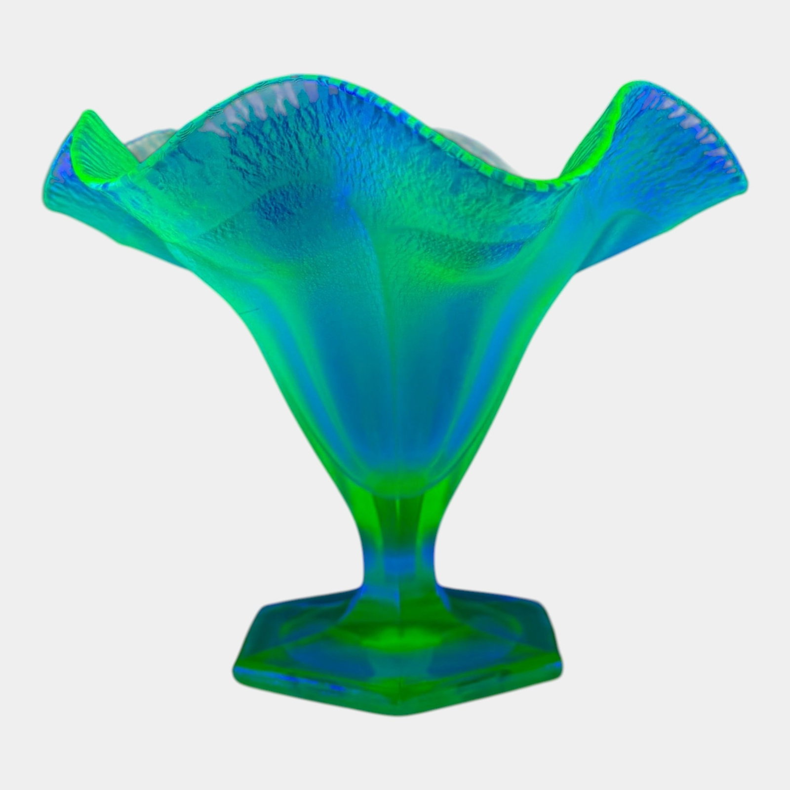 Fenton Art Glass 1920s Florentine Green Uranium Iridescent Stretch Glass Ruffled Rim Vase: Professional, fast, and affordable in house shipping available for all items. For higher resolution images please visit bid.craftedauctions.com Fenton Art Glass 1920s Florentine Green Uranium Iridesce