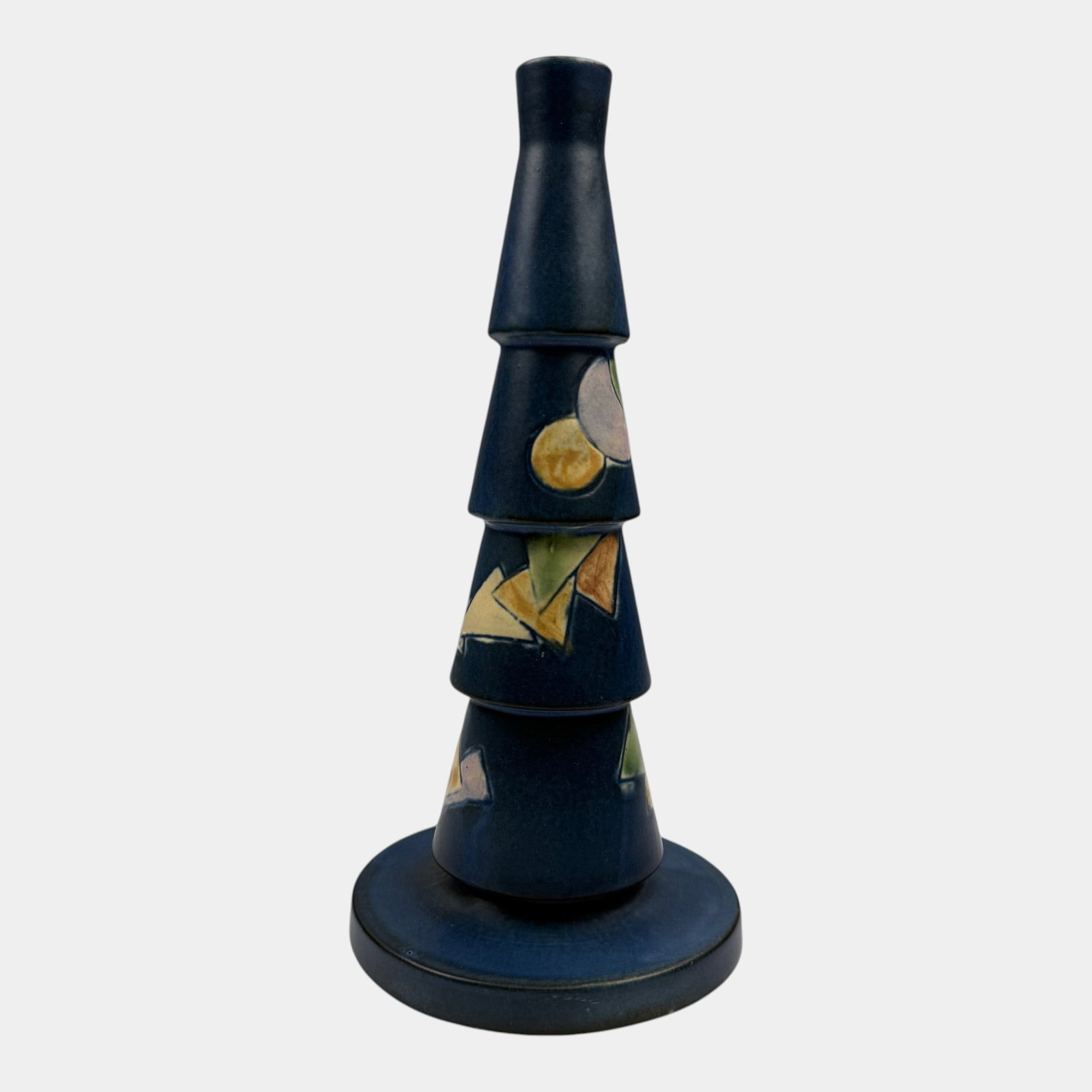 Roseville Futura Blue 1928 Vintage Art Deco Pottery Christmas Tree Vase 390-10: Professional, fast, and affordable in house shipping available for all items. For higher resolution images please visit bid.craftedauctions.com Roseville Futura Blue 1928 Vintage Art Deco Pottery Chri