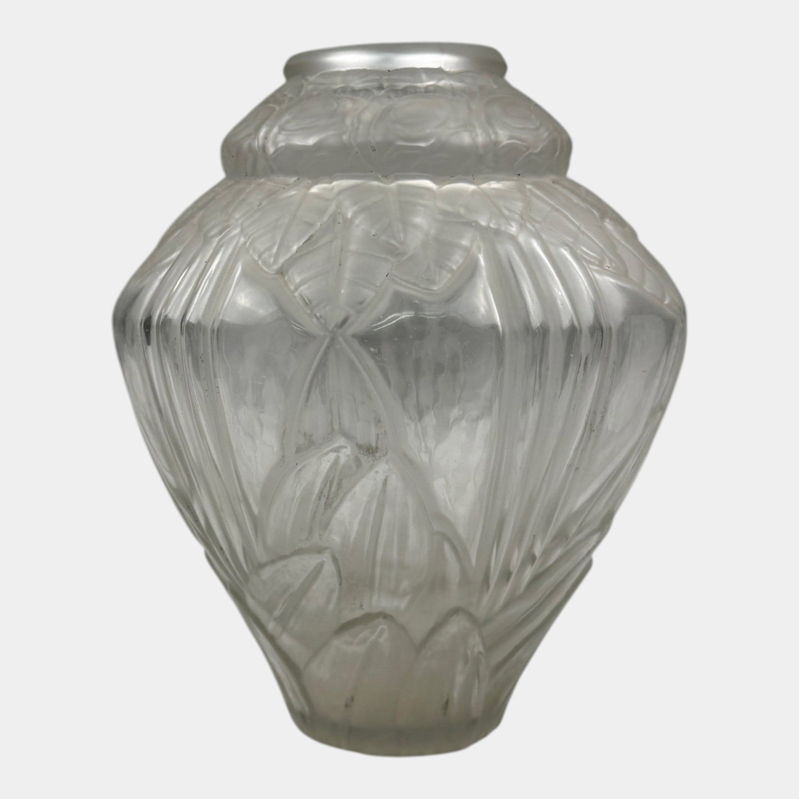 Andre Hunebelle French Art Deco 1920s Clear Glass Floral In Relief Bulbous Vase: Professional, fast, and affordable in house shipping available for all items. For higher resolution images please visit bid.craftedauctions.com Andre Hunebelle French Art Deco 1920s Clear Glass Floral