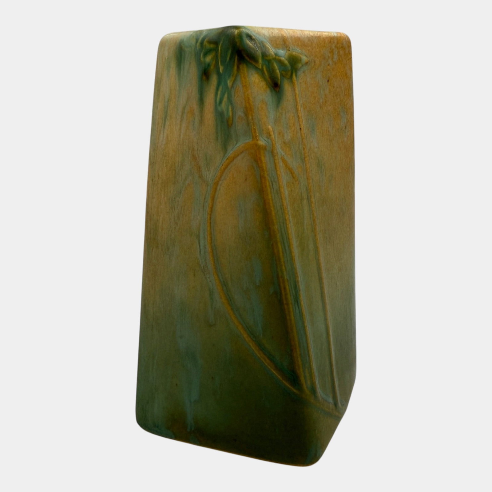 Roseville Futura Green 1928 Vintage Art Deco Pottery Ceramic Twist Vase 398-6: Professional, fast, and affordable in house shipping available for all items. For higher resolution images please visit bid.craftedauctions.com Roseville Futura Green 1928 Vintage Art Deco Pottery Cer