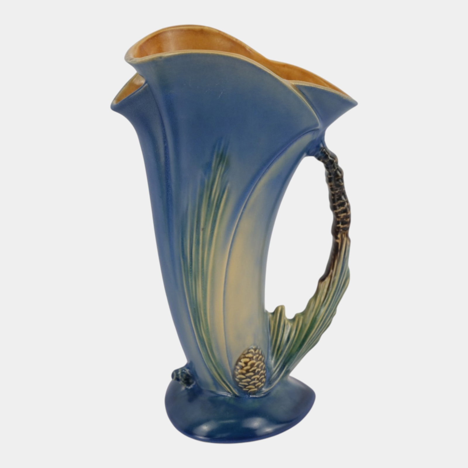 Roseville Pine Cone Blue 1953 Mid Century Modern Pottery Ewer Vase 485-10: Professional, fast, and affordable in house shipping available for all items. For higher resolution images please visit bid.craftedauctions.com Roseville Pine Cone Blue 1953 Mid Century Modern Pottery