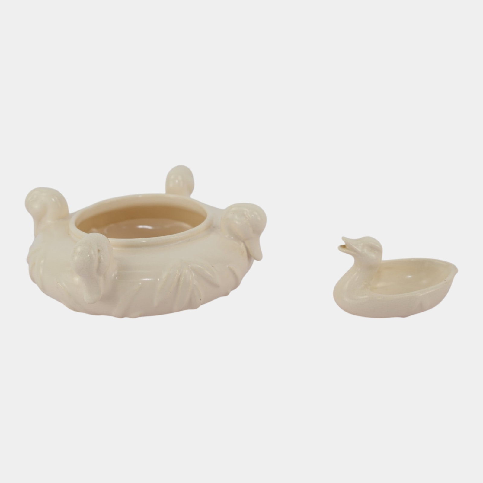 Weller Patricia Vintage Art Pottery White Ceramic Duck Head Bowl And Figural Duck Pin Tray: Professional, fast, and affordable in house shipping available for all items. For higher resolution images please visit bid.craftedauctions.com Weller Patricia Vintage Art Pottery White Ceramic Duck H