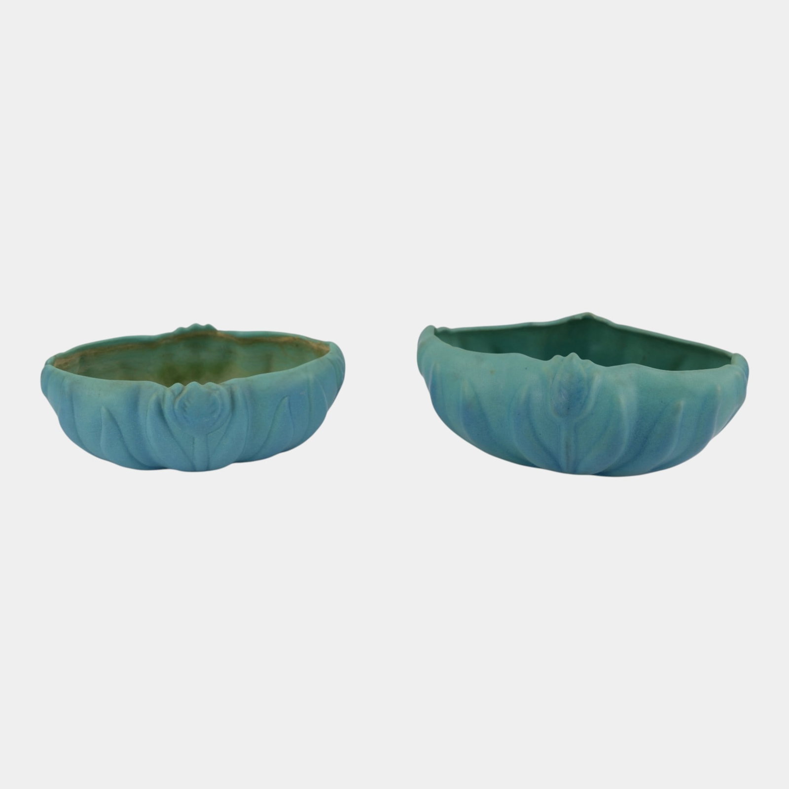 Van Briggle Mid Century Modern Turquoise Blue Tulip & Leaf Molded Art Pottery Console Bowl Pair: Professional, fast, and affordable in house shipping available for all items. For higher resolution images please visit bid.craftedauctions.com Van Briggle Mid Century Modern Turquoise Blue Tulip & Le