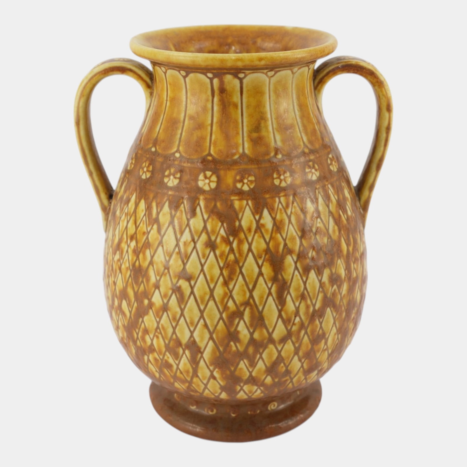 Rookwood 1925 Vintage Arts And Crafts Pottery Brown Ceramic Handled Vase 2799: Professional, fast, and affordable in house shipping available for all items. For higher resolution images please visit bid.craftedauctions.com Rookwood 1925 Vintage Arts And Crafts Pottery Brown Cera