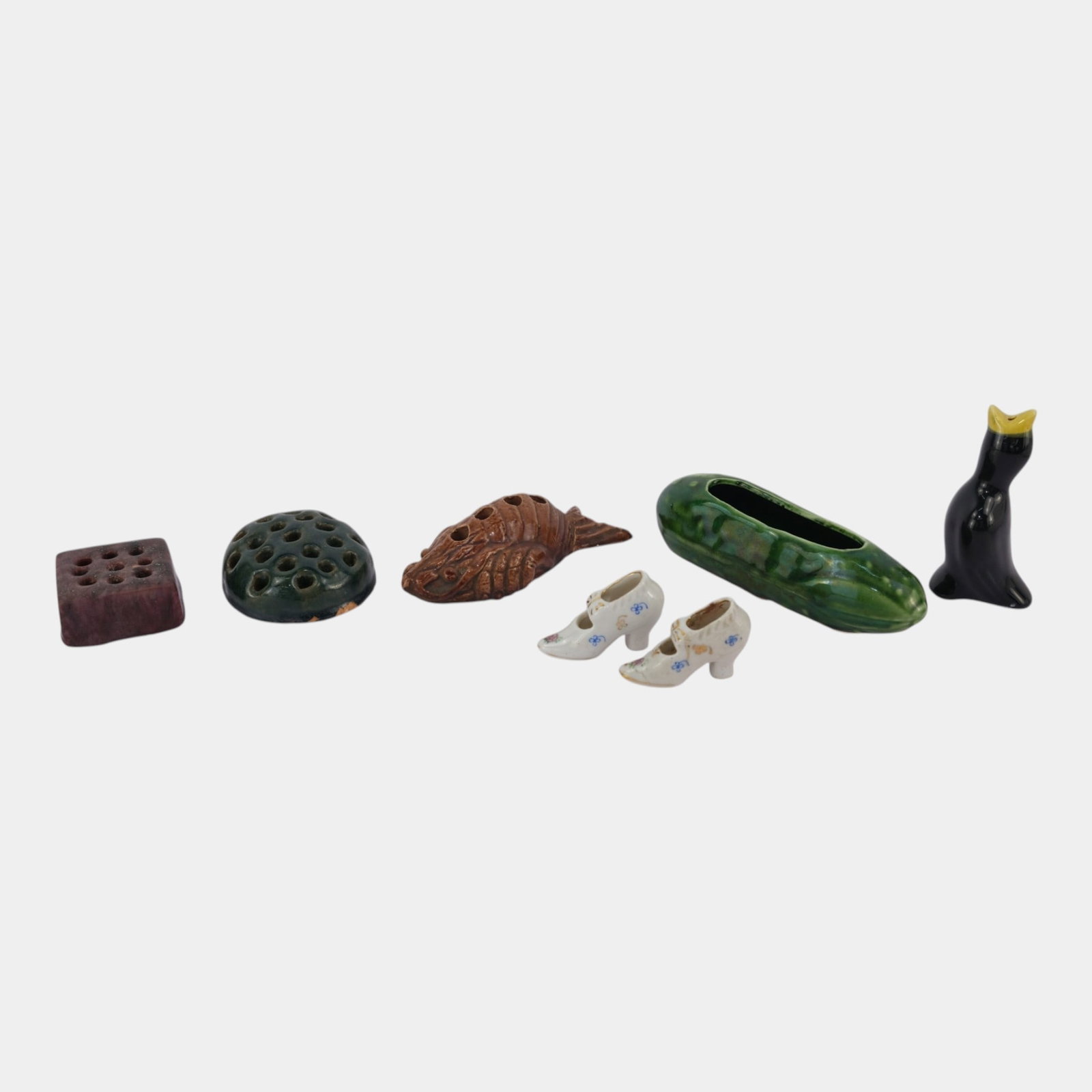 American Art Pottery Flower Frogs, Pie Bird, Planter With Occupied Japan Show Figurines (1 of 4)