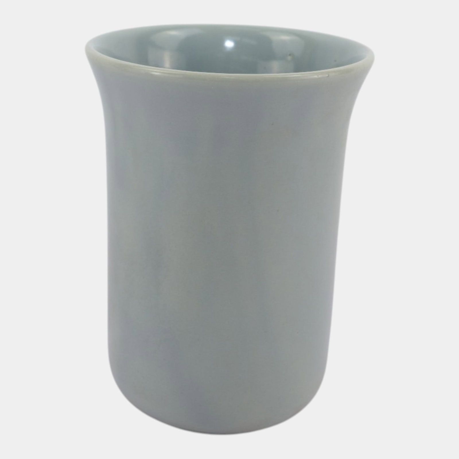 Bauer Los Angeles California Pottery Blue Gray Flared Rim Cylinder Vase 8: Professional, fast, and affordable in house shipping available for all items. For higher resolution images please visit bid.craftedauctions.com Bauer Los Angeles California Pottery Blue Gray Flared Ri