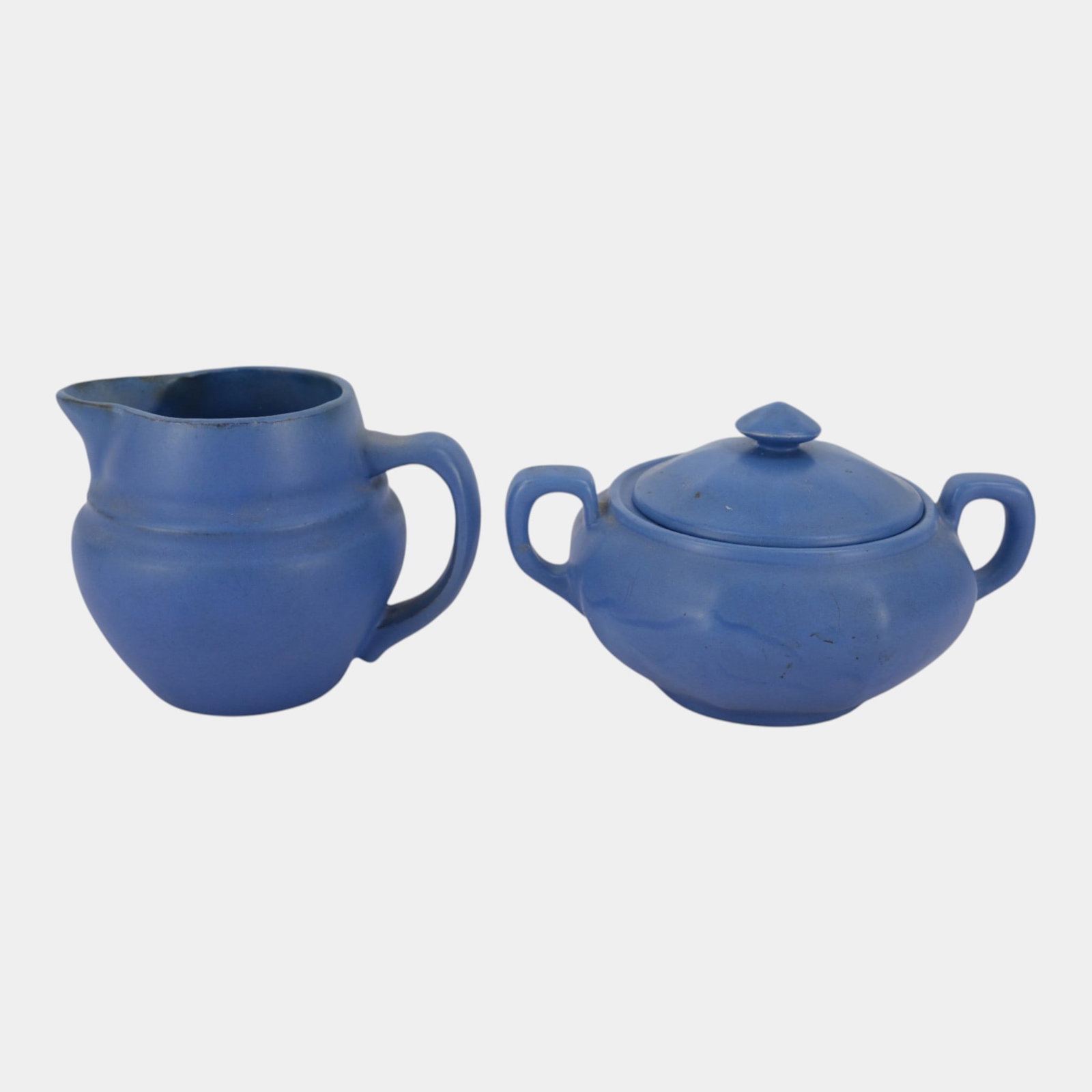 Catalina Island California Pottery 1930s Cobalt Blue Art Deco Creamer & Covered Sugar Bowl Set: Professional, fast, and affordable in house shipping available for all items. For higher resolution images please visit bid.craftedauctions.com Catalina Island California Pottery 1930s Cobalt Blue Art