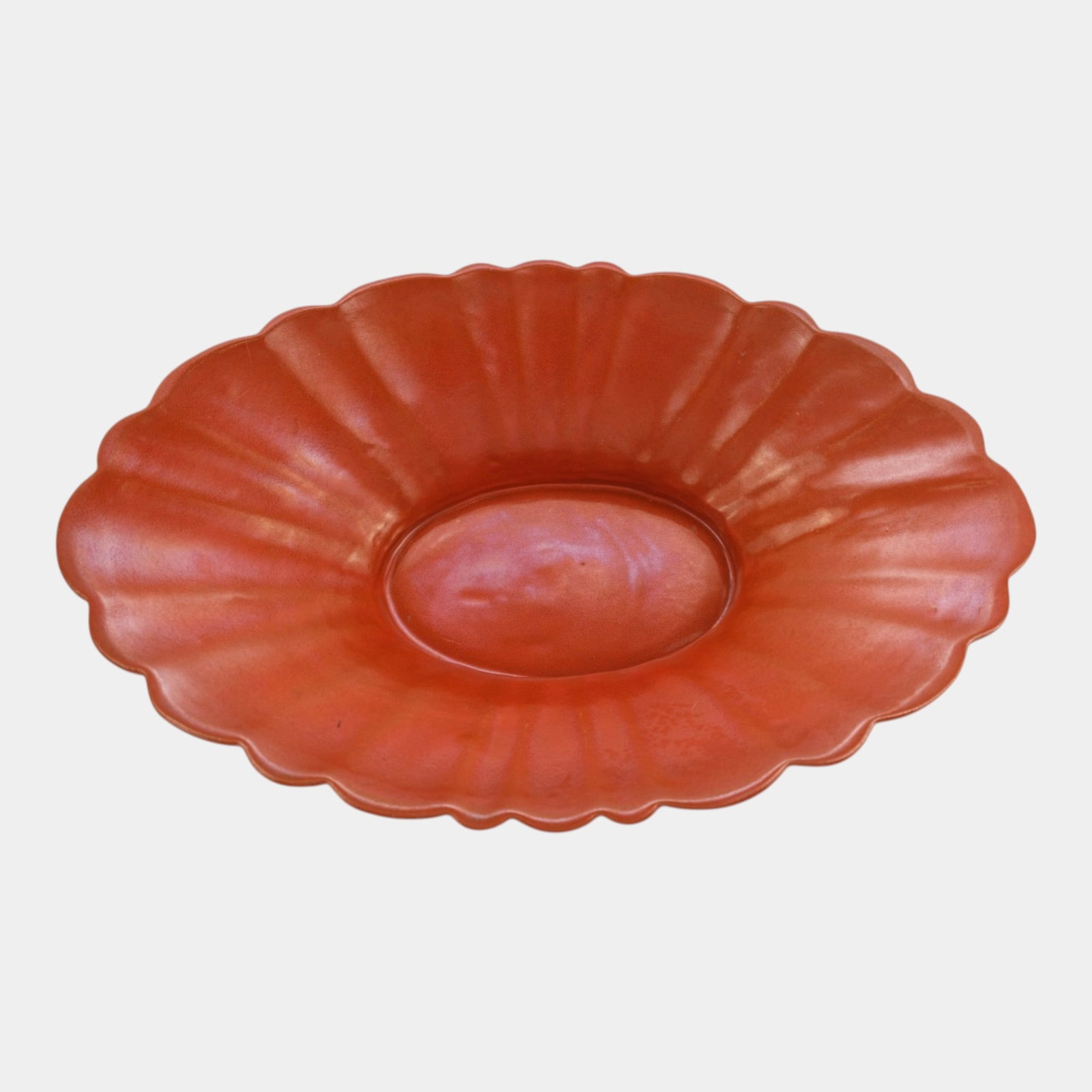 Catalina Island Pottery 1930s Toyon Red Art Deco Scalloped Footed Ceramic Console Bowl: Professional, fast, and affordable in house shipping available for all items. For higher resolution images please visit bid.craftedauctions.com Catalina Island Pottery 1930s Toyon Red Art Deco Scallop