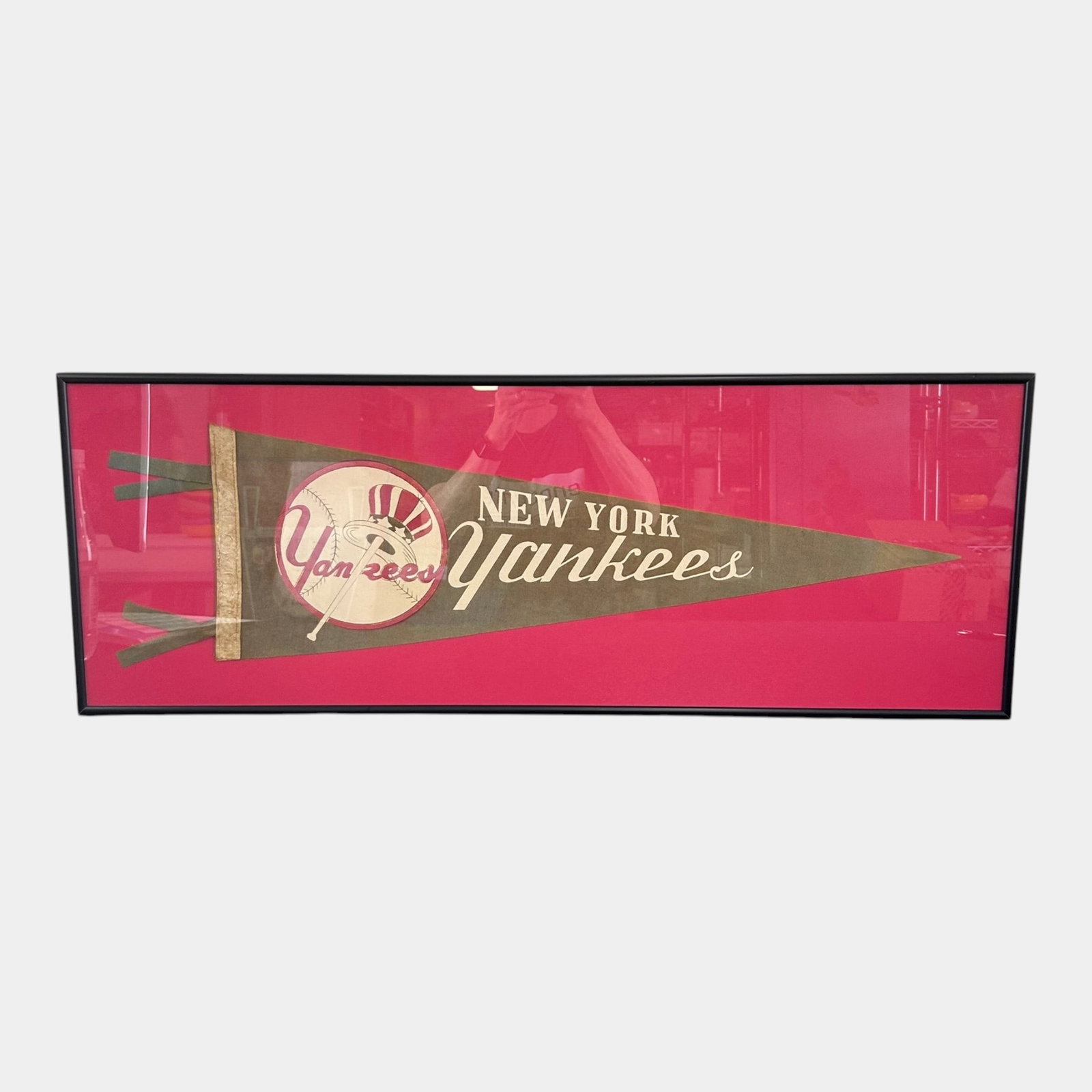 New York Yankees 1940s - 1950s Framed Felt Baseball Pennant With Classic Team Script: Professional, fast, and affordable in house shipping available for all items. For higher resolution images please visit bid.craftedauctions.com New York Yankees 1940s - 1950s Framed Felt Baseball Penn