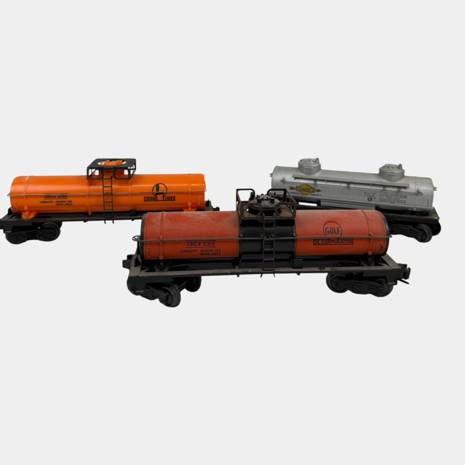Lionel Trains Post War Gulf Oil Tanker 6315, Sunoco Tanker 6465, Lionel Lines Tanker 6315 Train Cars (1 of 4)