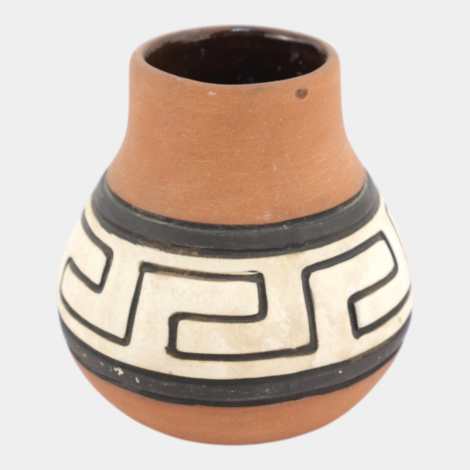Weller Souevo 1910s Vintage Art Pottery Hand Carved Native American Design Vase 31: Professional, fast, and affordable in house shipping available for all items. For higher resolution images please visit bid.craftedauctions.com Weller Souevo 1910s Vintage Art Pottery Hand Carved Nati