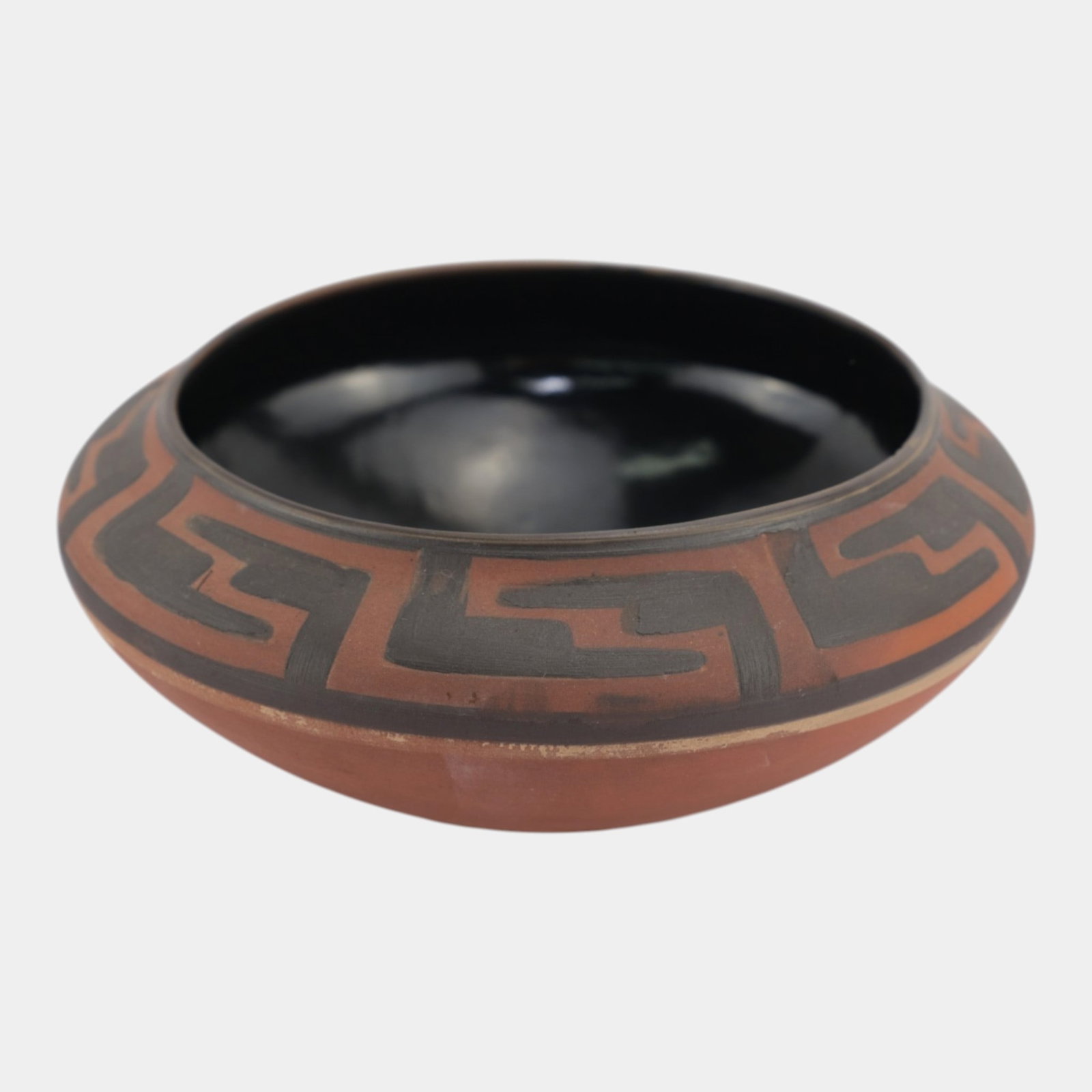 Clifton 1905-1914 Vintage Native American Art Pottery Hand Decorated Vase: Professional, fast, and affordable in house shipping available for all items. For higher resolution images please visit bid.craftedauctions.com Clifton 1905-1914 Vintage Native American Art Pottery Ha