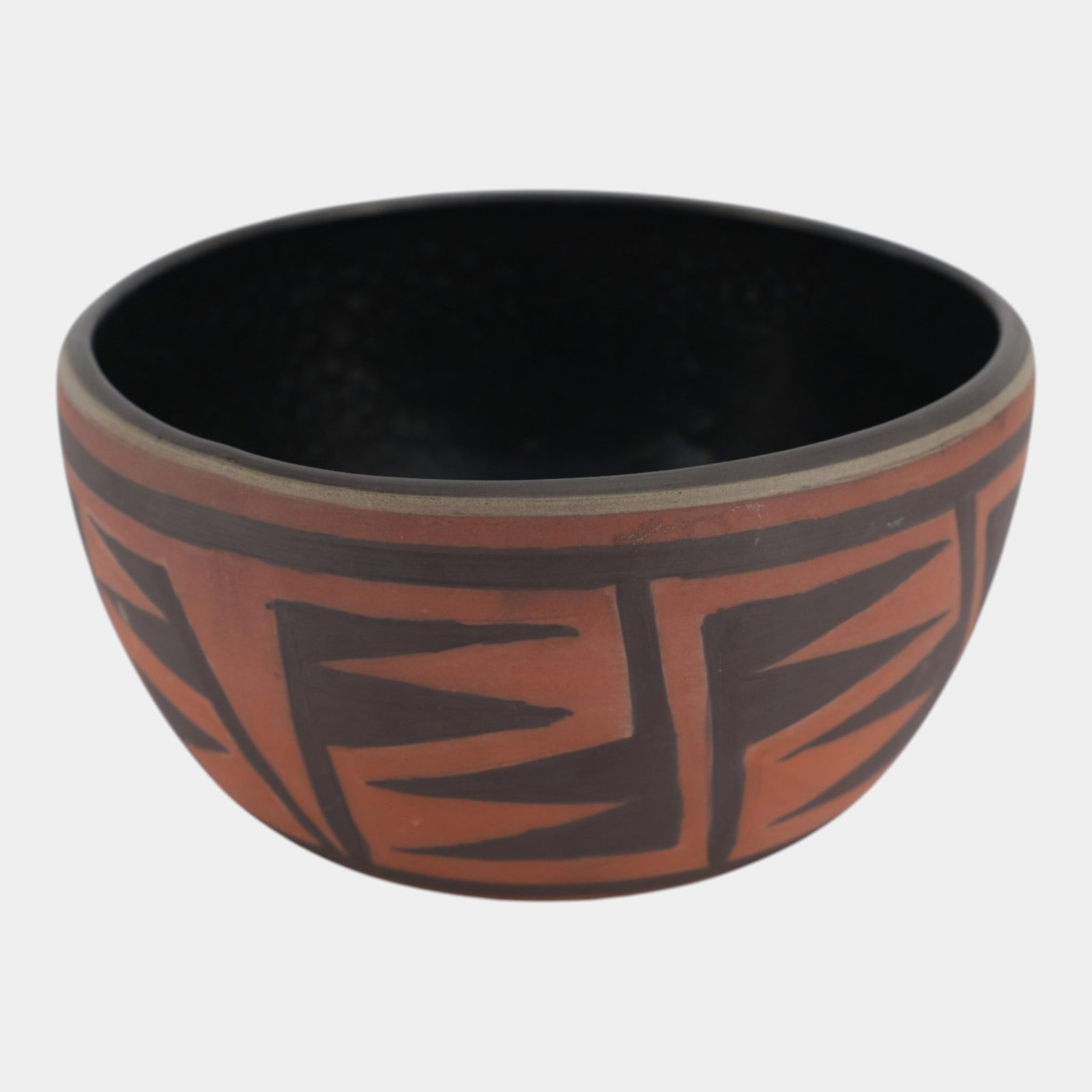 Clifton 1905-1914 Vintage Native American Art Pottery Hand Decorated Bowl: Professional, fast, and affordable in house shipping available for all items. For higher resolution images please visit bid.craftedauctions.com Clifton 1905-1914 Vintage Native American Art Pottery Ha